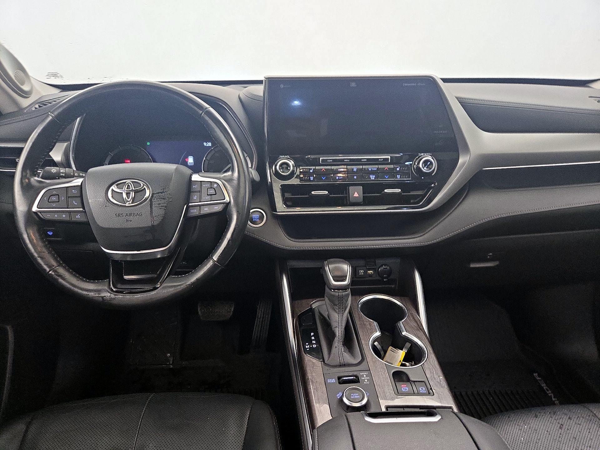 Thumbnail: 2020 Toyota Highlander - 9