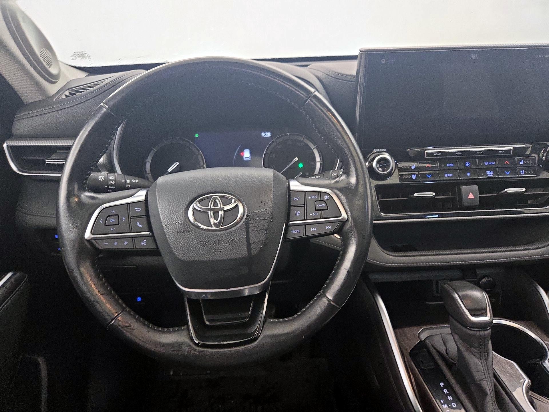 Thumbnail: 2020 Toyota Highlander - 10