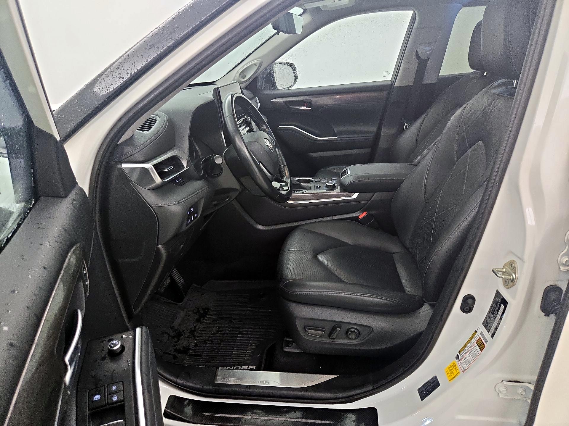 Thumbnail: 2020 Toyota Highlander - 11