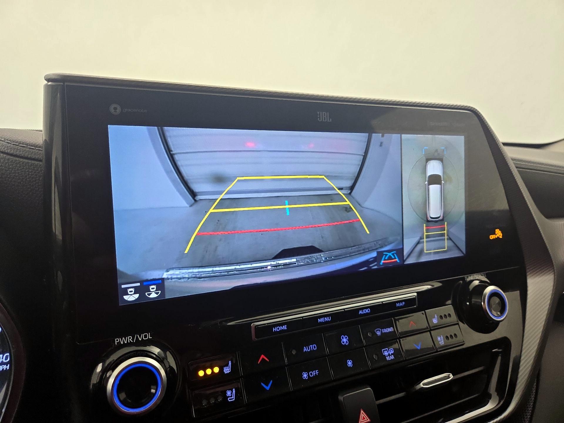 Thumbnail: 2020 Toyota Highlander - 14