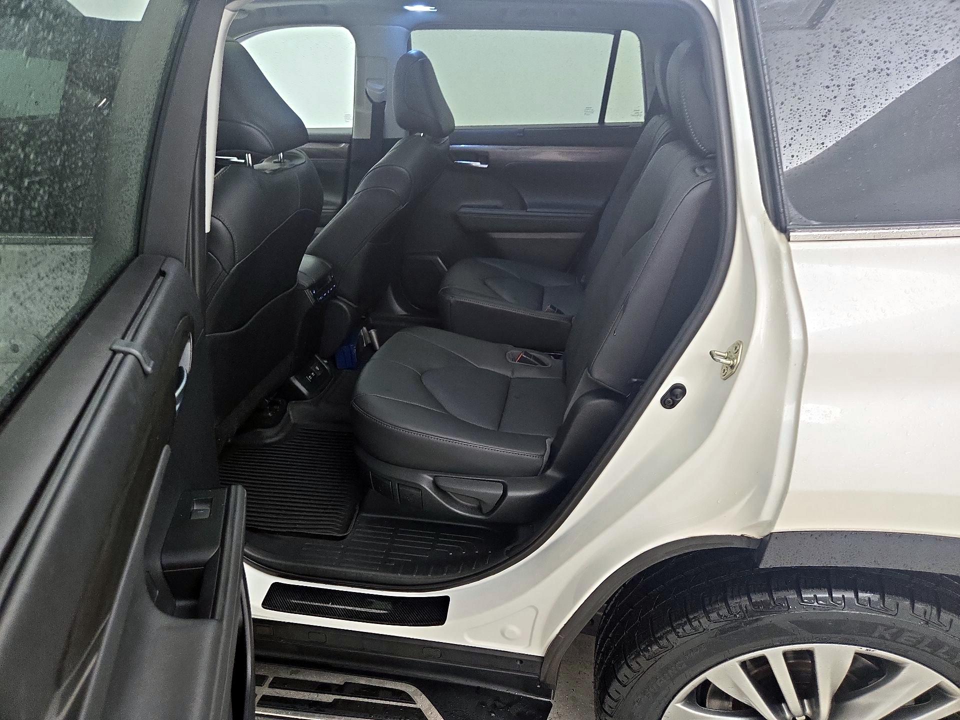 Thumbnail: 2020 Toyota Highlander - 20