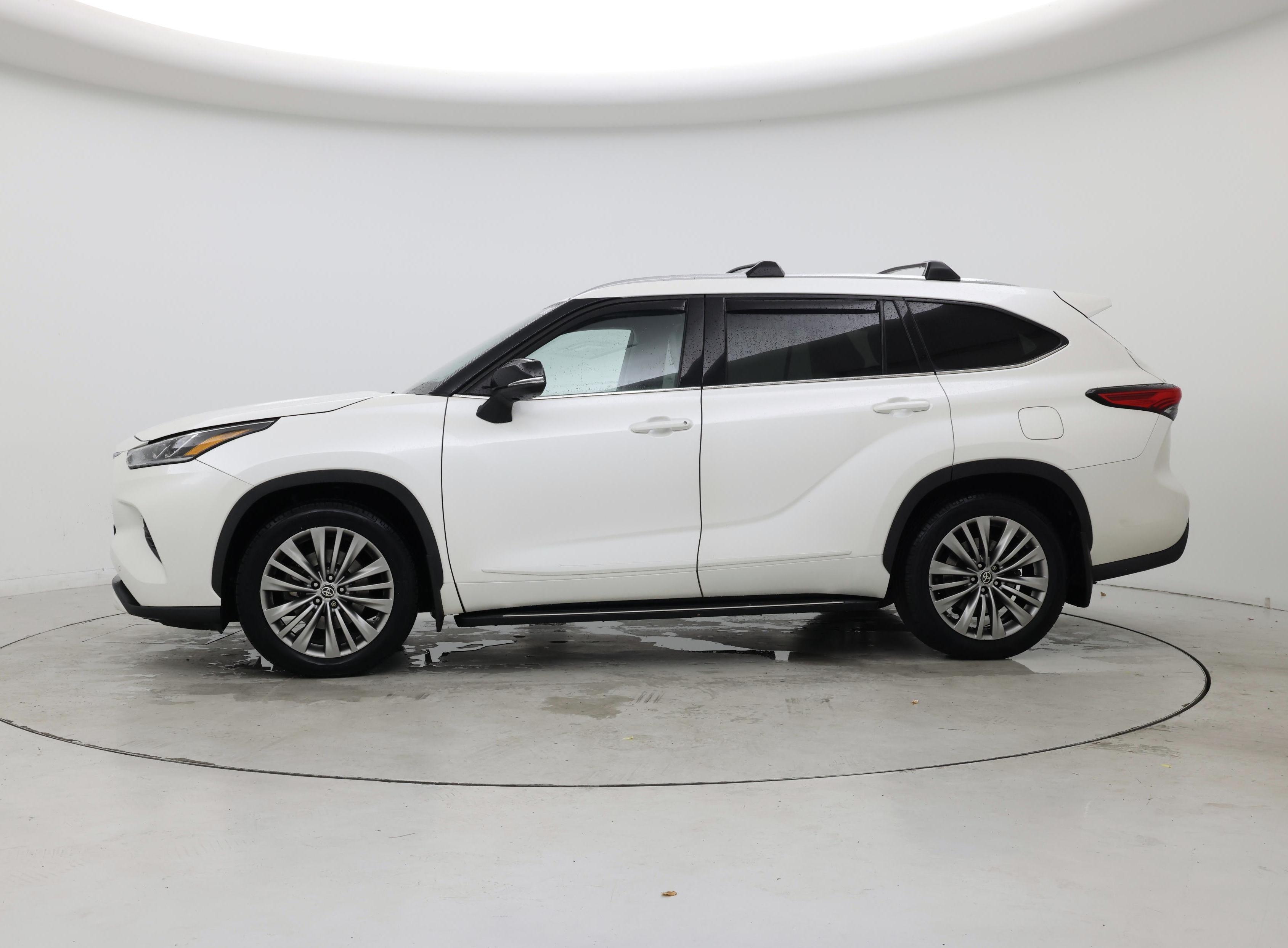 Thumbnail: 2020 Toyota Highlander - 3