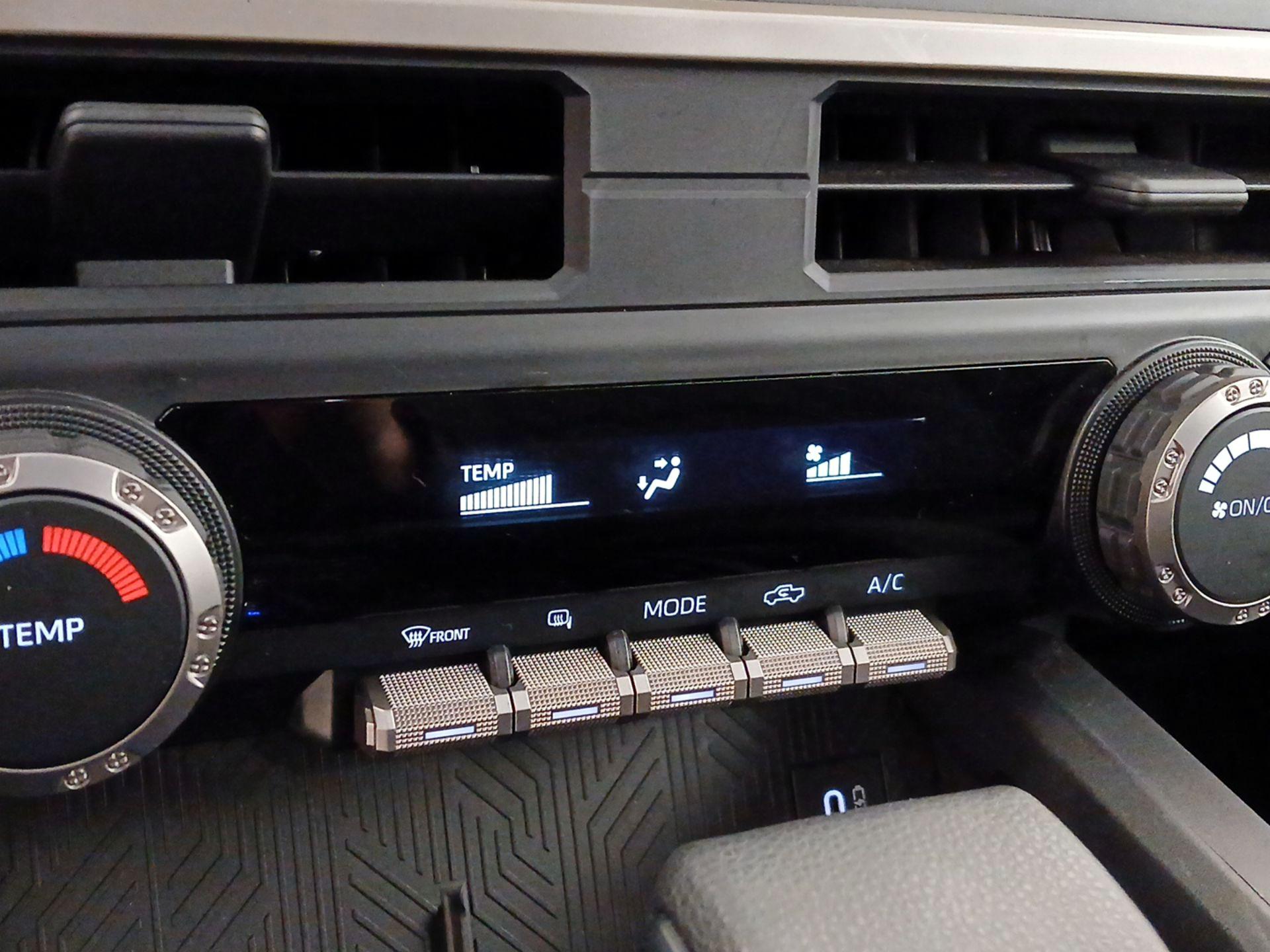 Thumbnail: 2024 Toyota Tacoma - 16