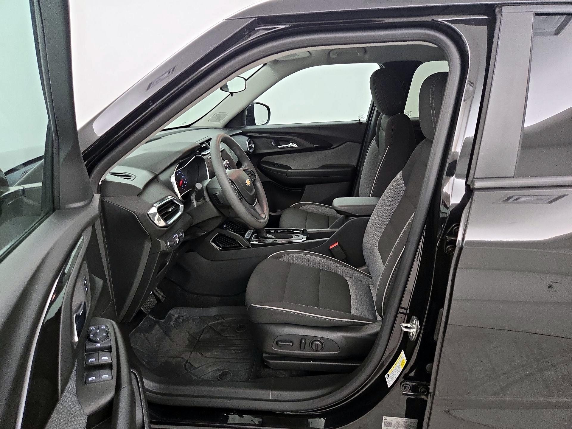 Thumbnail: 2023 Chevrolet TrailBlazer - 11