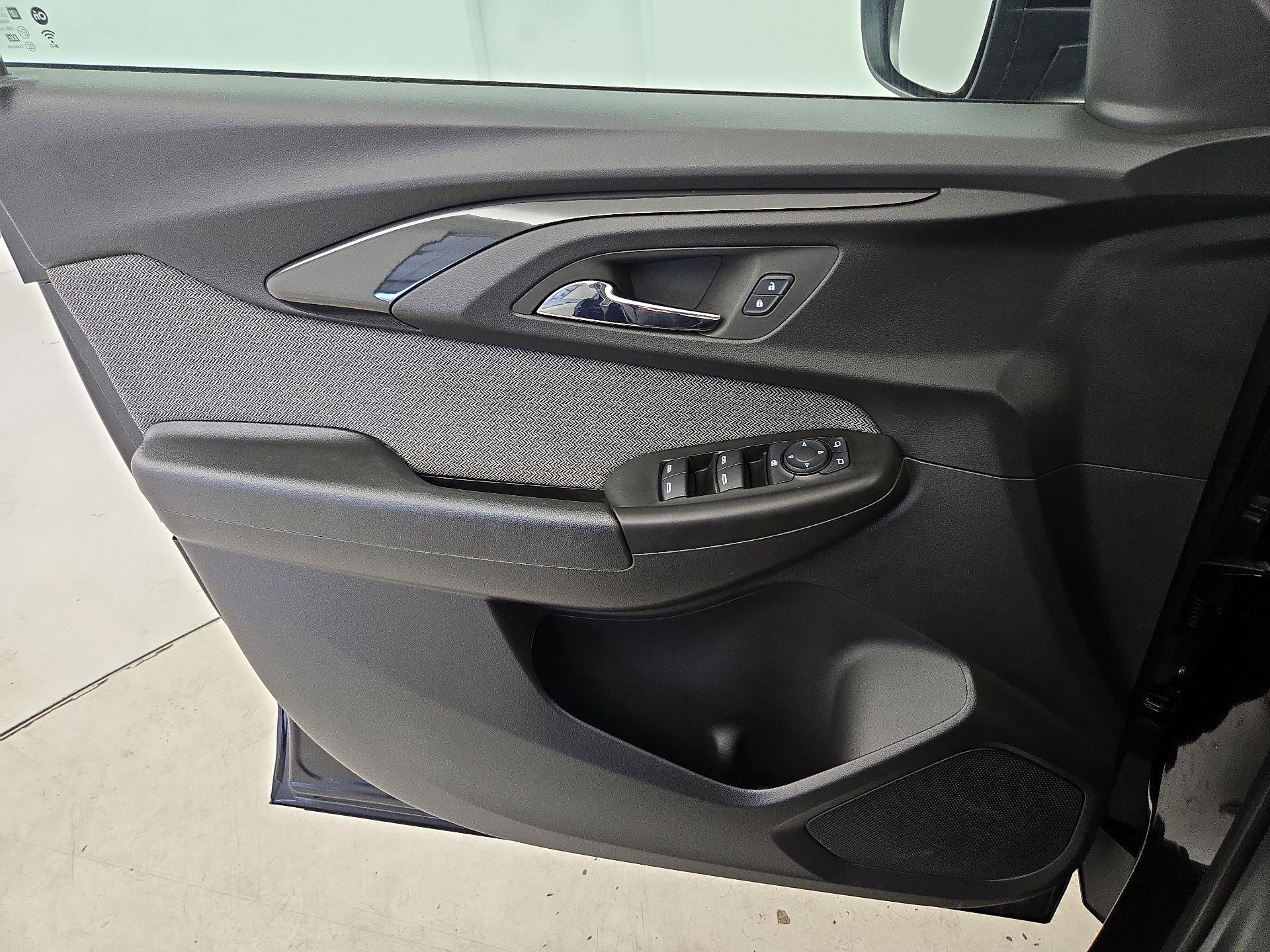 Thumbnail: 2023 Chevrolet TrailBlazer - 12