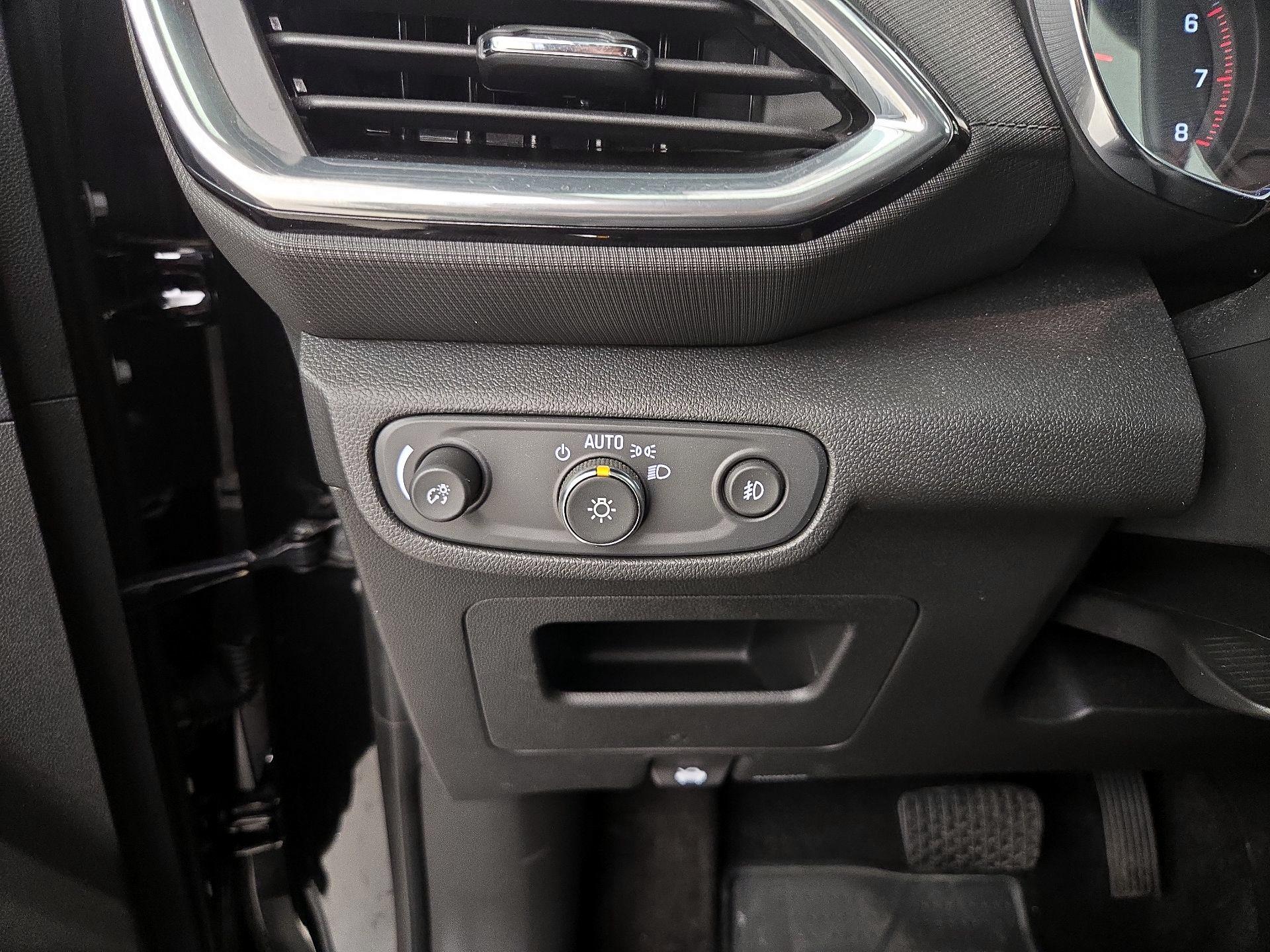 Thumbnail: 2023 Chevrolet TrailBlazer - 13