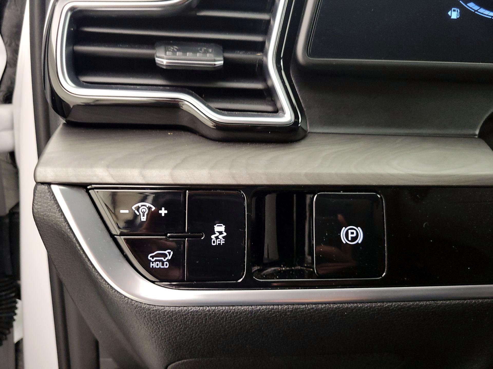 Thumbnail: 2025 Kia Sportage - 13