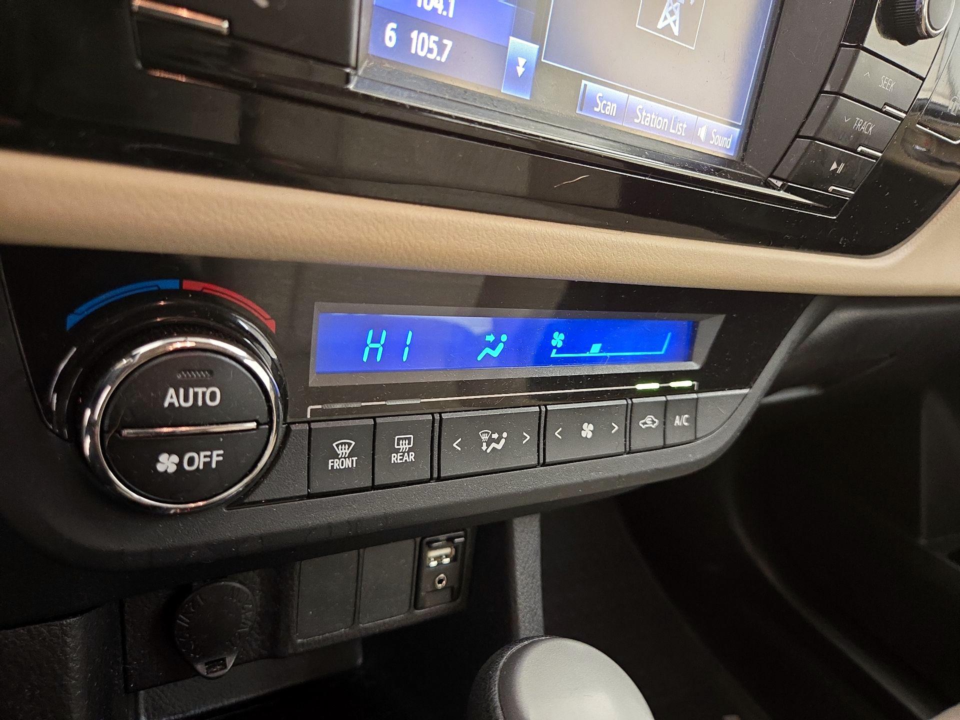 Thumbnail: 2016 Toyota Corolla - 16