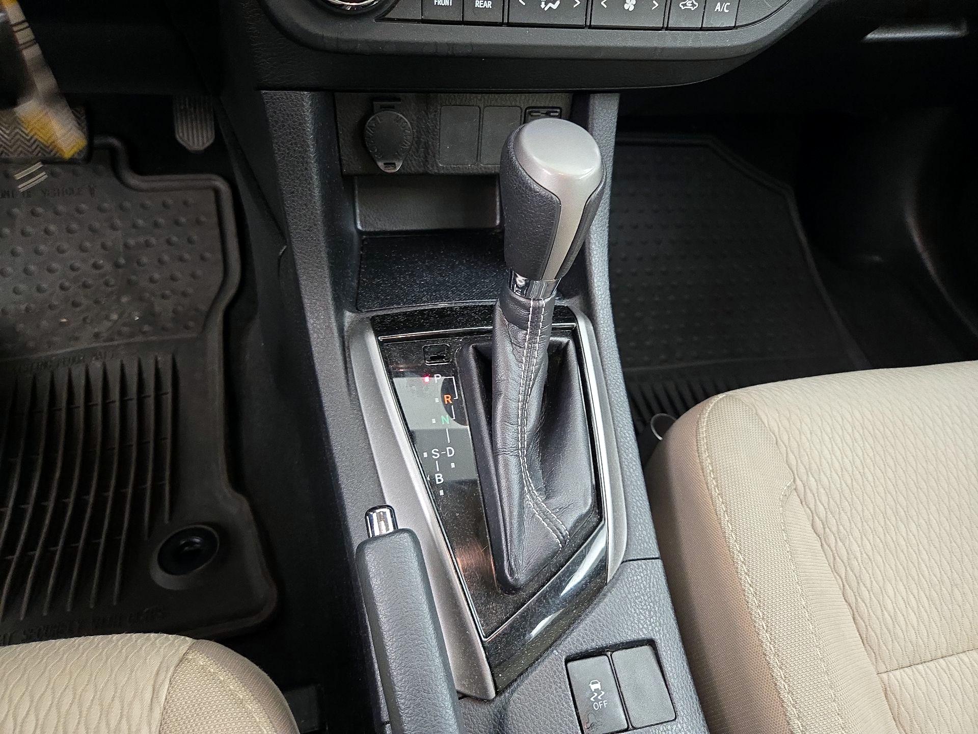 Thumbnail: 2016 Toyota Corolla - 17