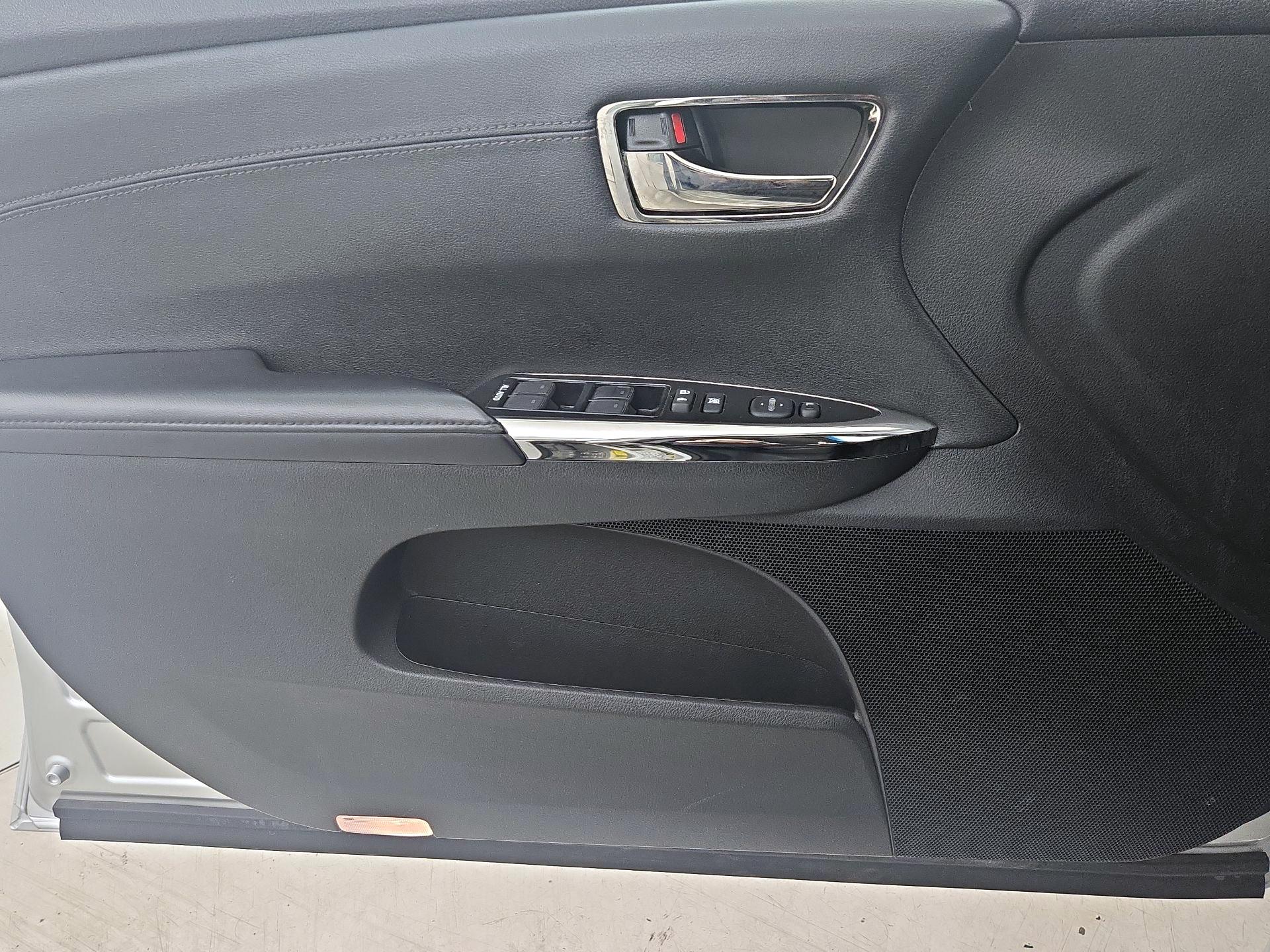 Thumbnail: 2014 Toyota Avalon - 12