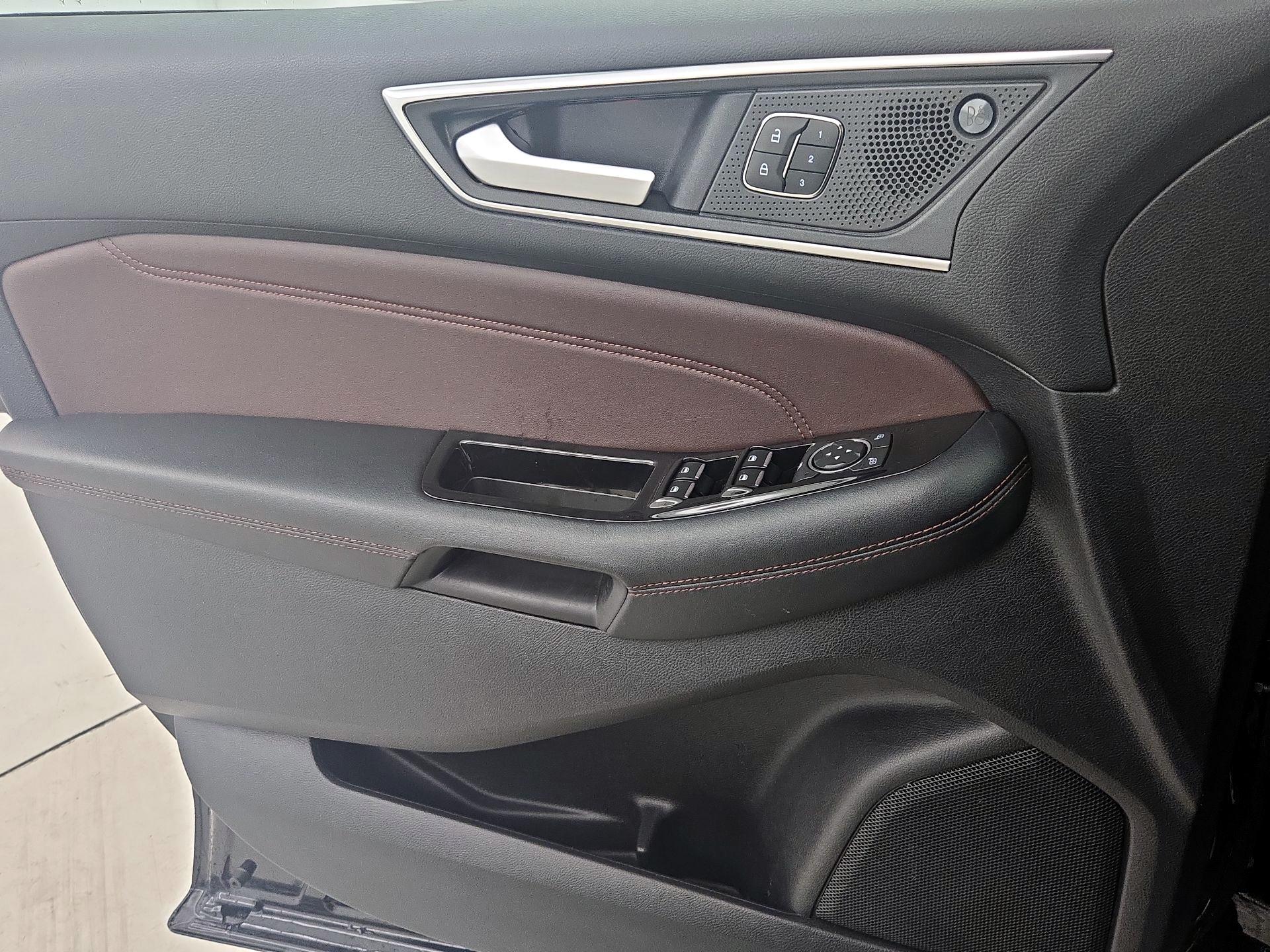 Thumbnail: 2020 Ford Edge - 12