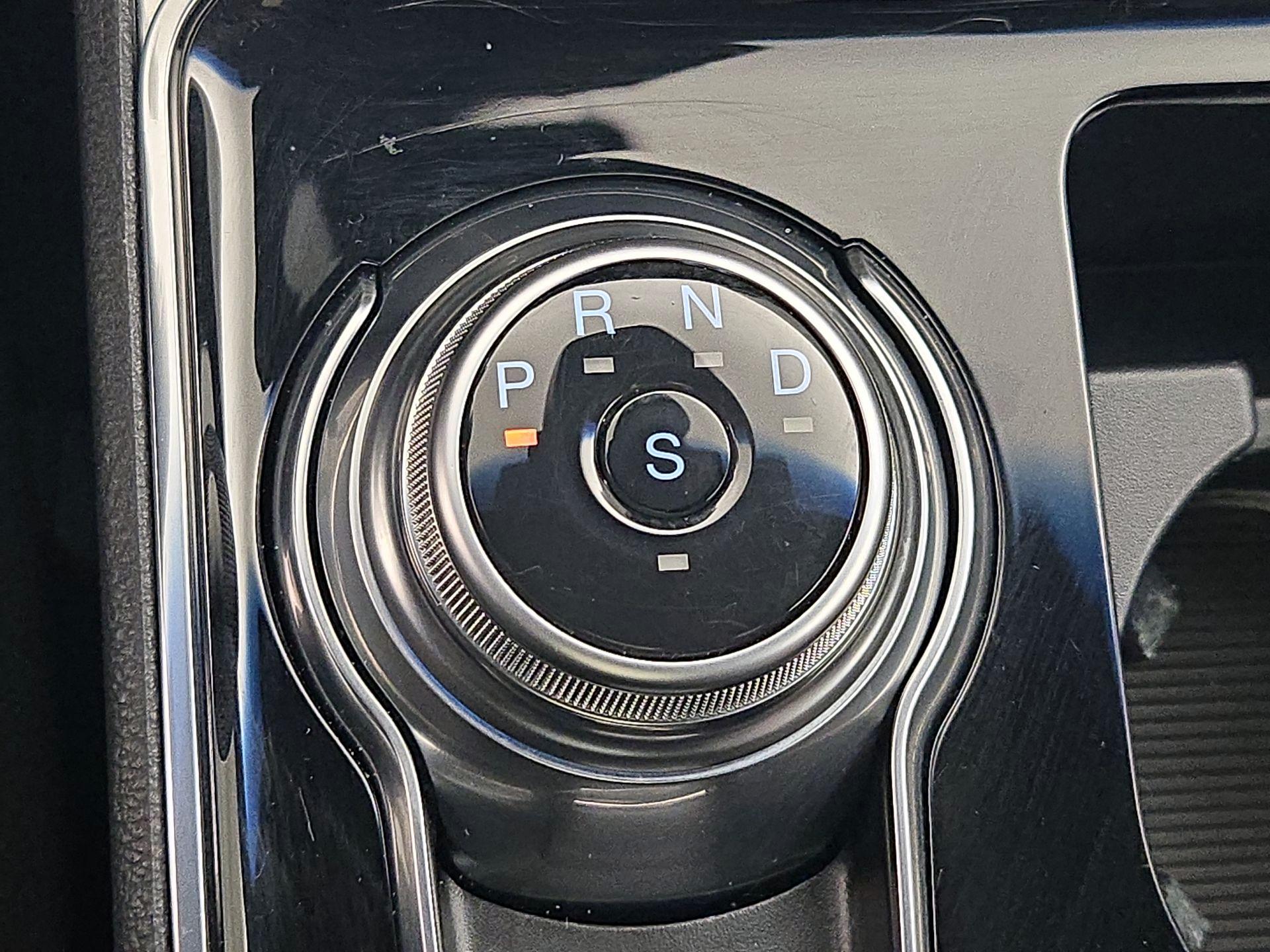 Thumbnail: 2020 Ford Edge - 18