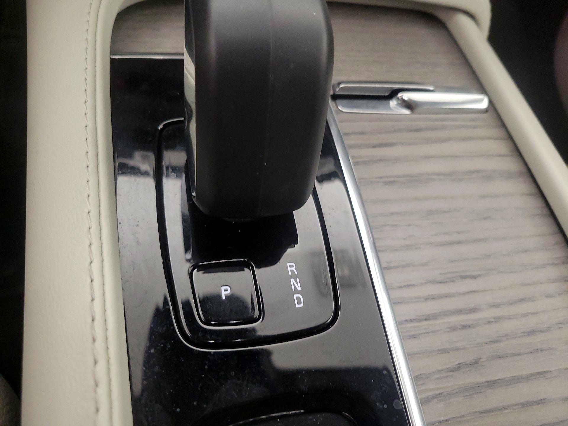 Thumbnail: 2023 Volvo XC90 - 17