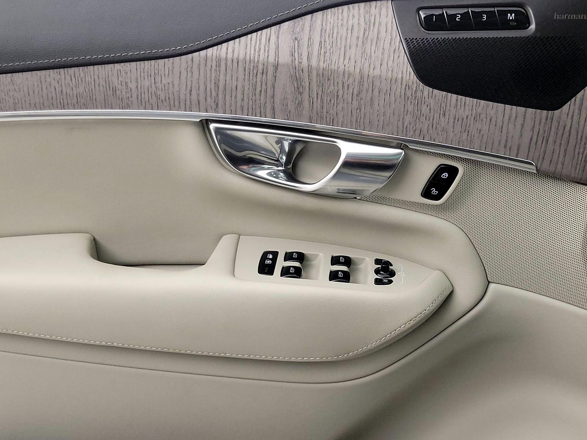 Thumbnail: 2023 Volvo XC90 - 12