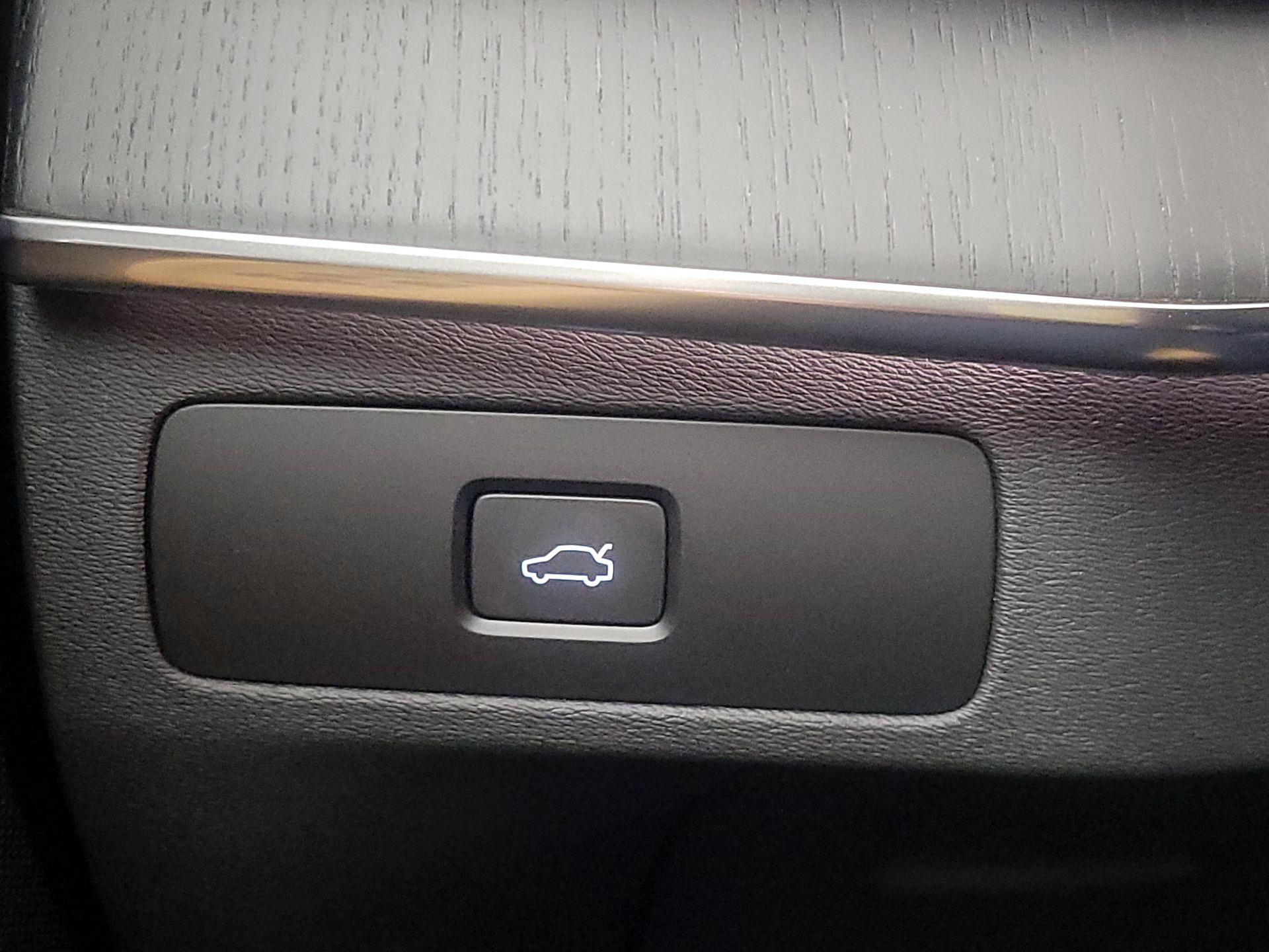 Thumbnail: 2024 Volvo XC90 - 13