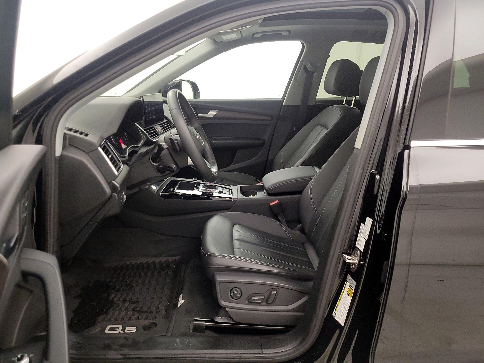 Thumbnail: 2023 Audi Q5 - 11