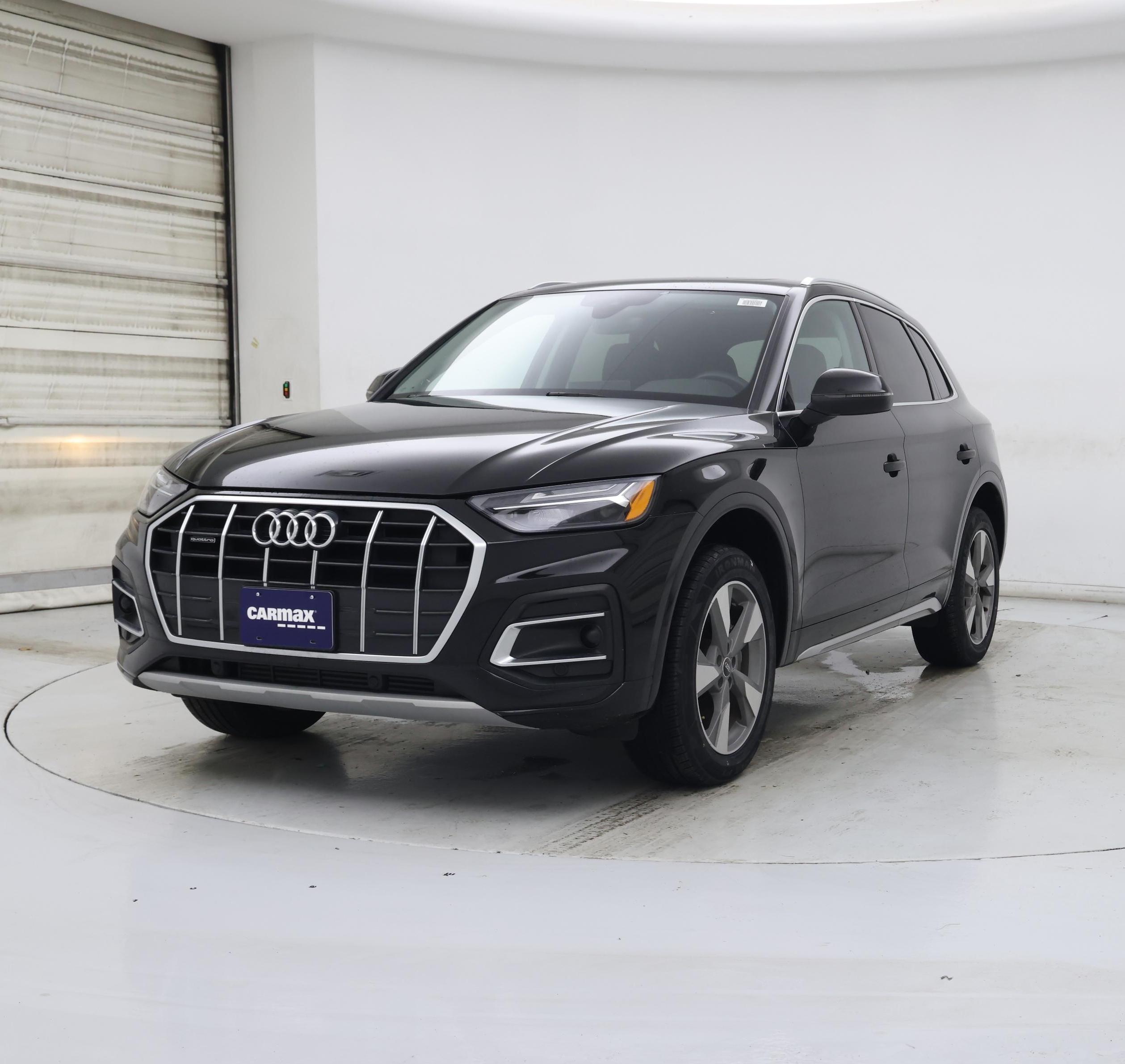 Thumbnail: 2023 Audi Q5 - 4