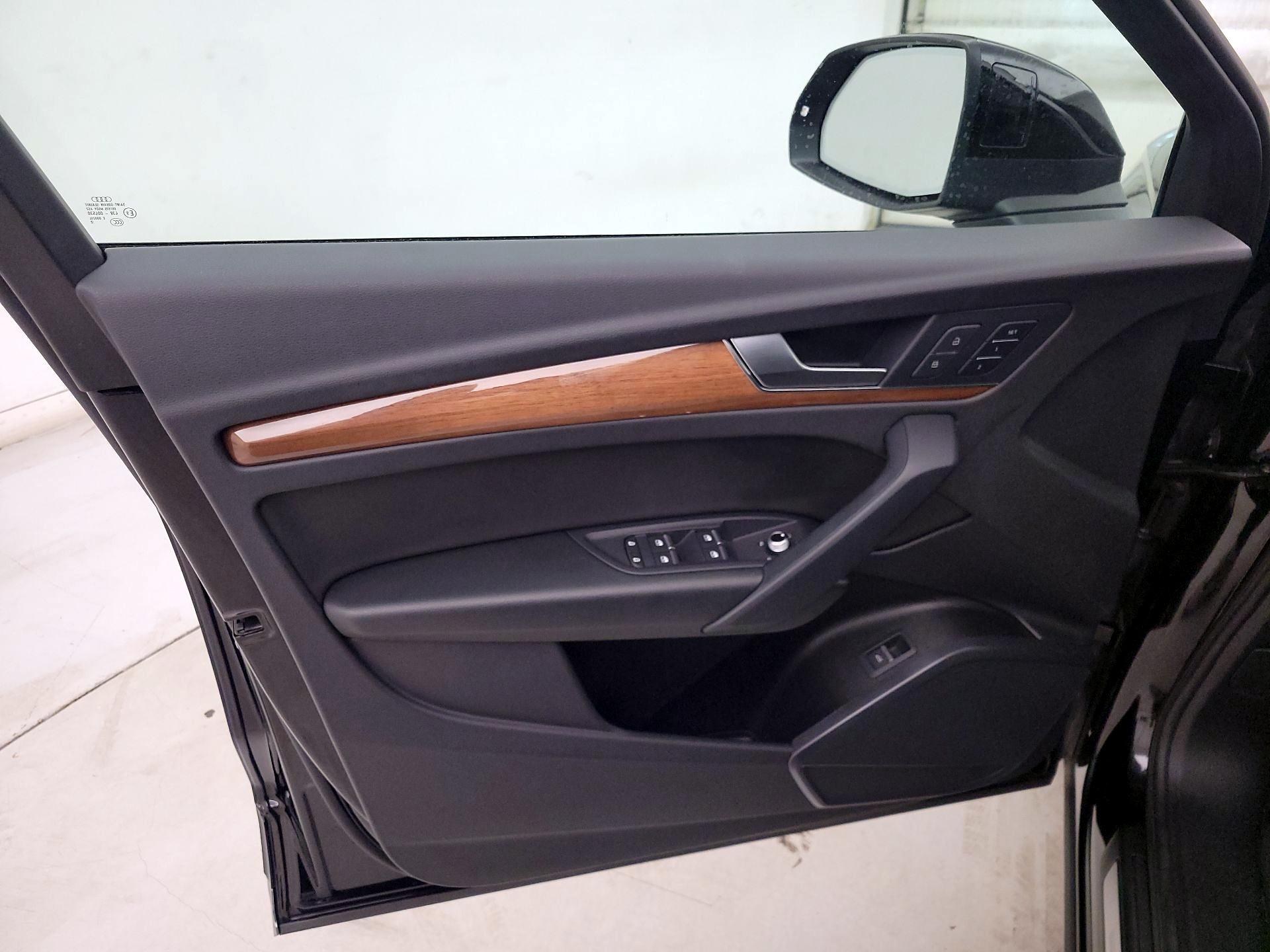 Thumbnail: 2023 Audi Q5 - 12