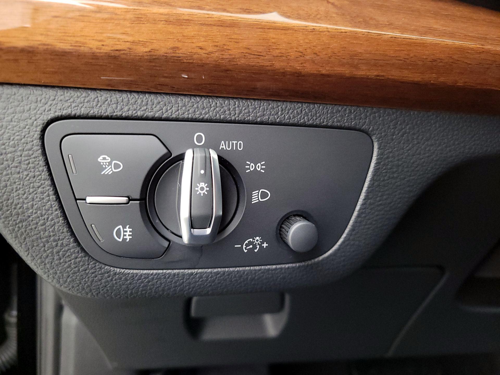 Thumbnail: 2023 Audi Q5 - 13