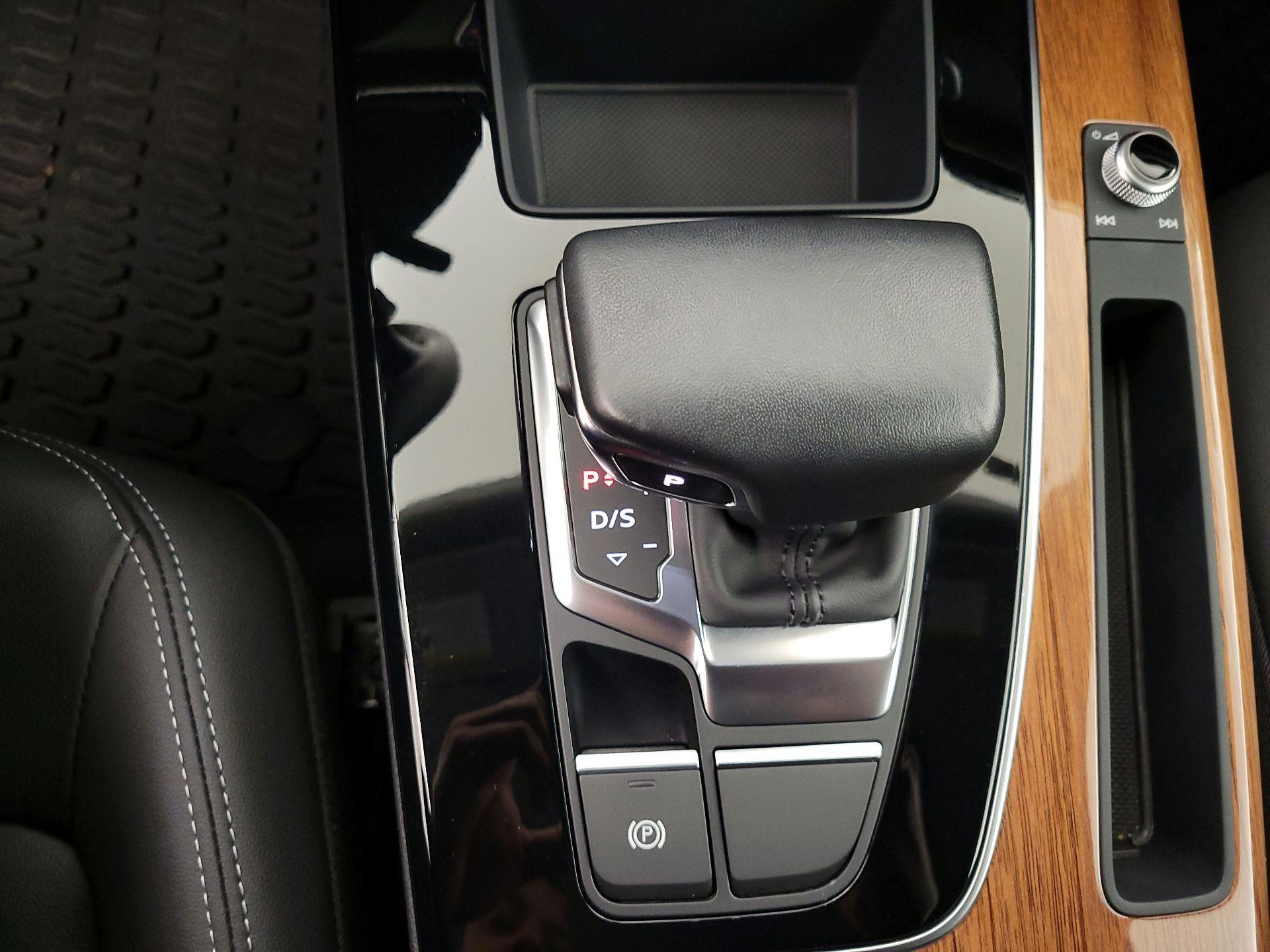 Thumbnail: 2023 Audi Q5 - 17