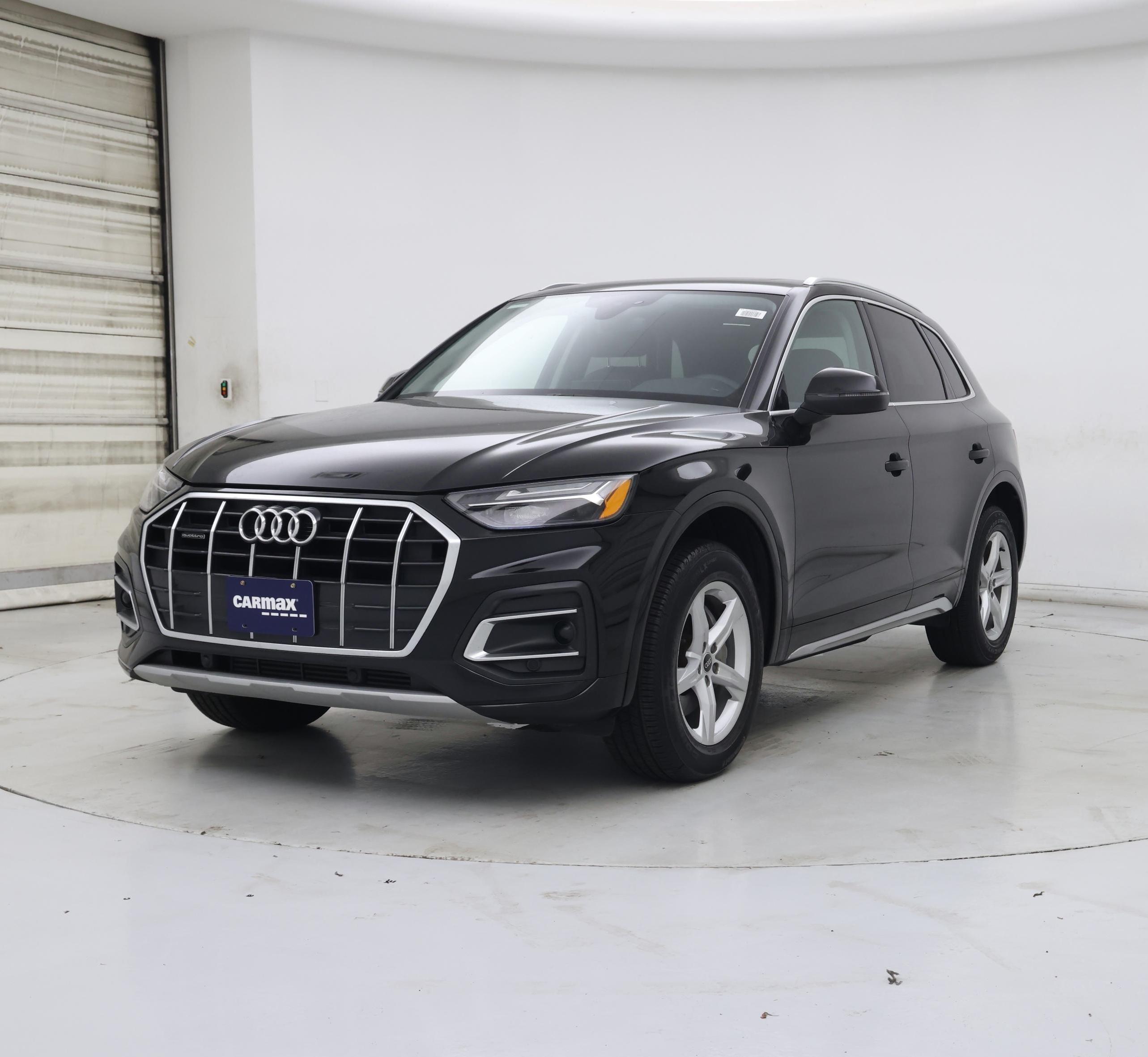 Thumbnail: 2023 Audi Q5 - 4