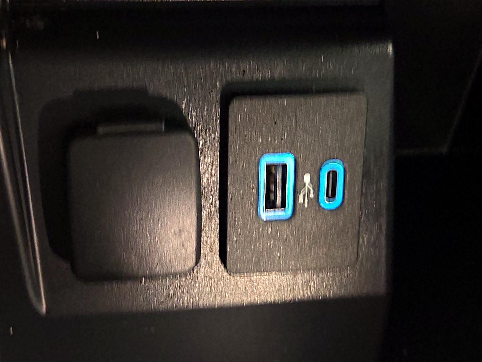 Thumbnail: 2022 Ford Explorer - 19