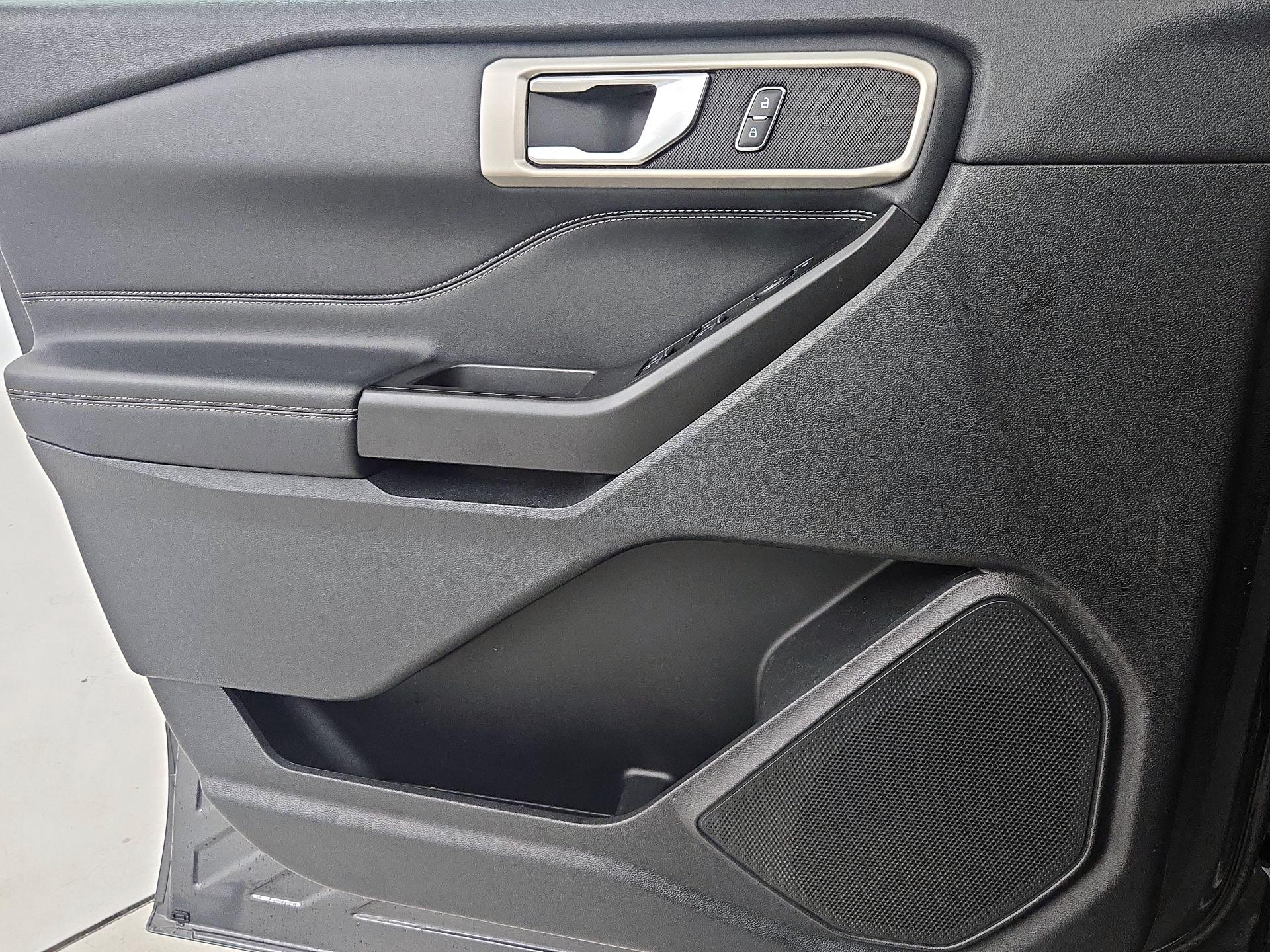 Thumbnail: 2020 Ford Explorer - 12