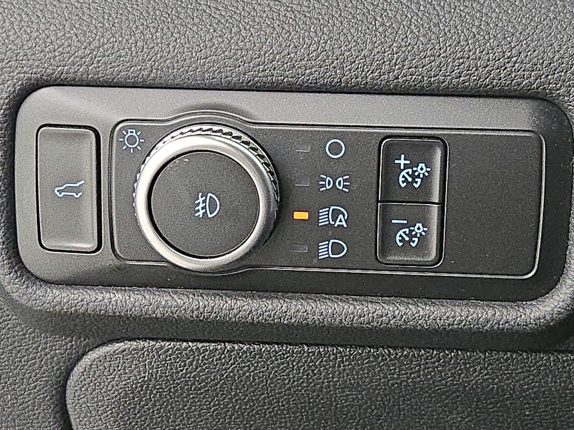 Thumbnail: 2020 Ford Explorer - 13