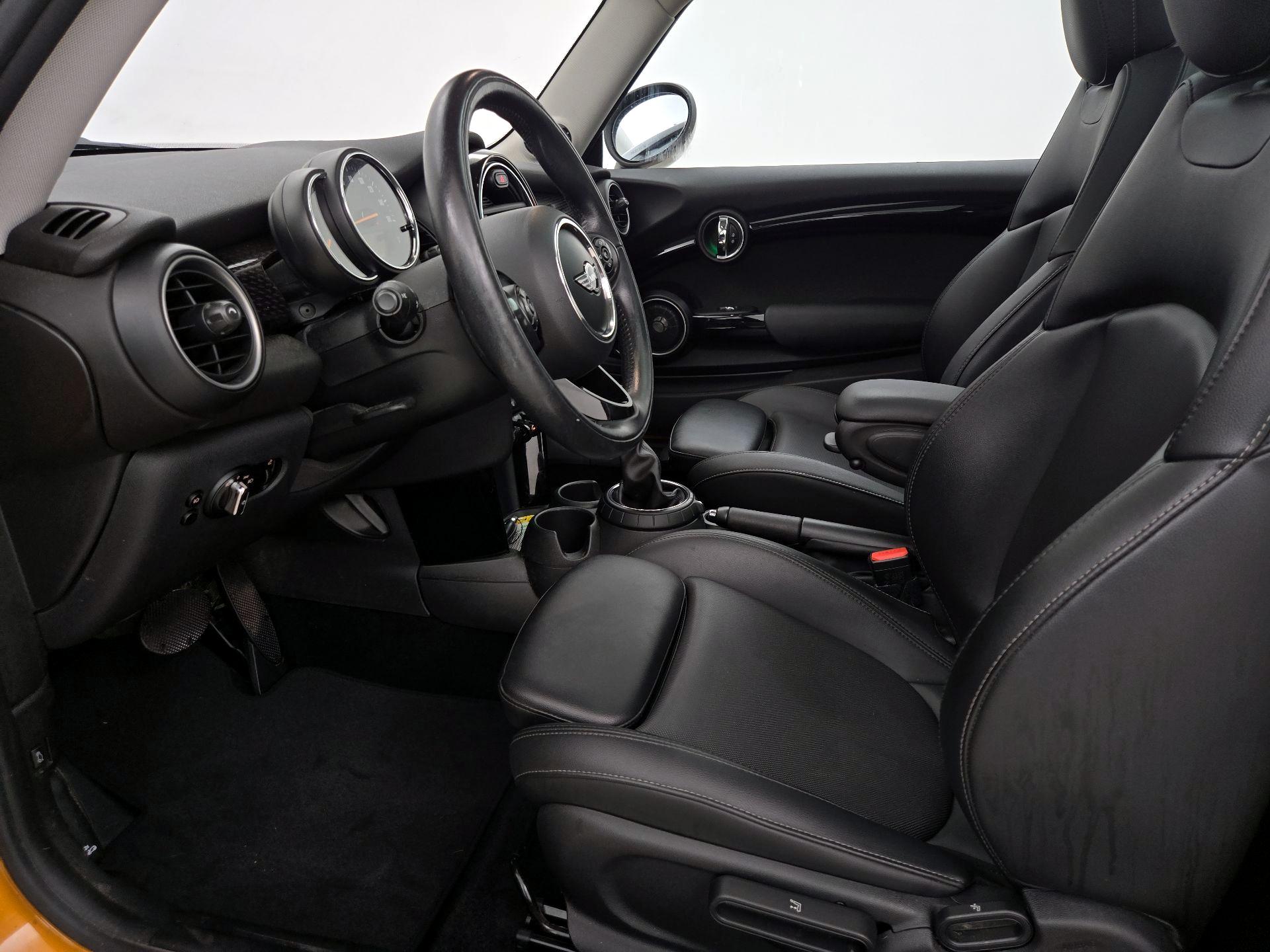 Thumbnail: 2015 MINI Cooper Hardtop - 11