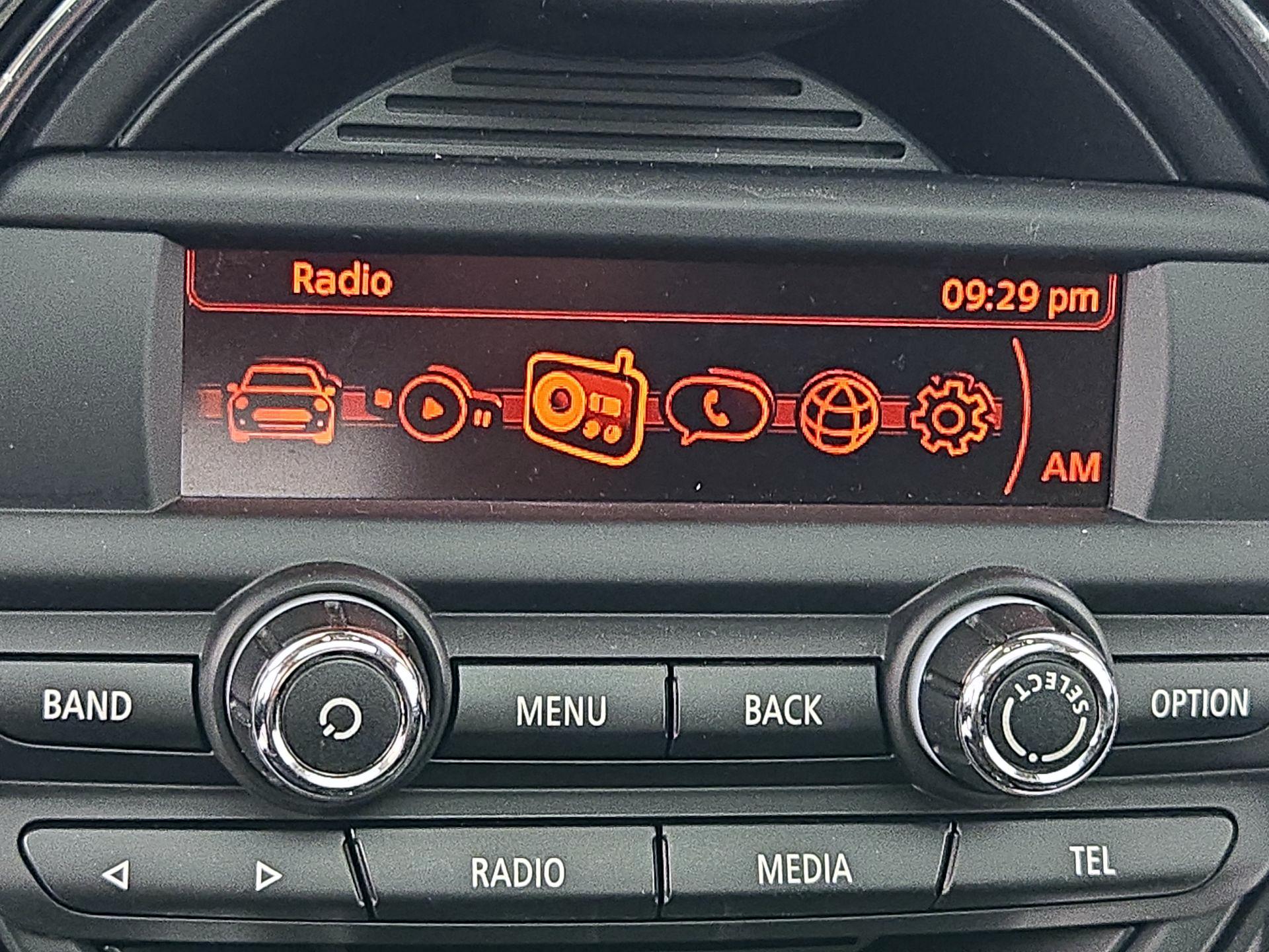 Thumbnail: 2015 MINI Cooper Hardtop - 14