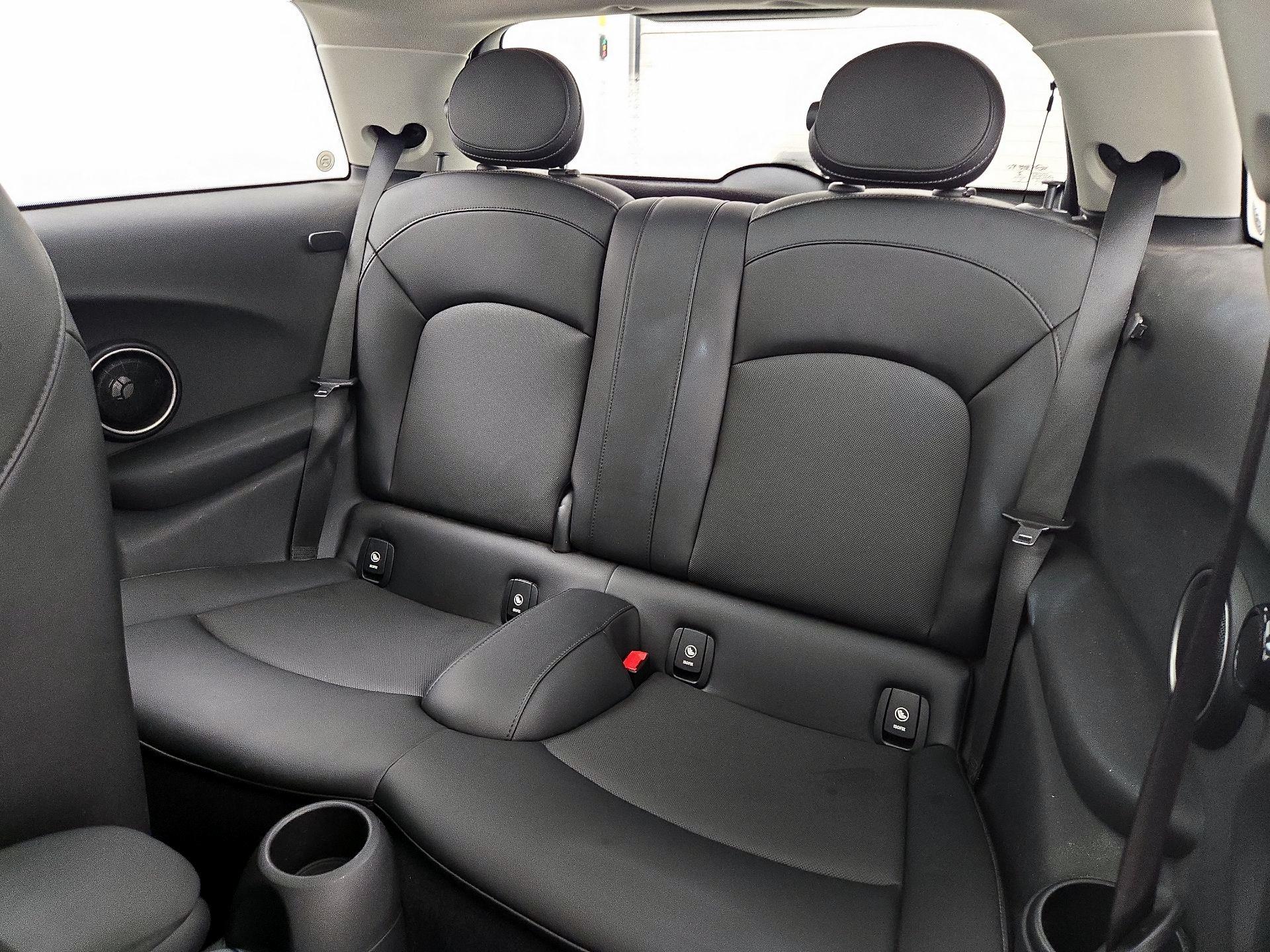 Thumbnail: 2015 MINI Cooper Hardtop - 19