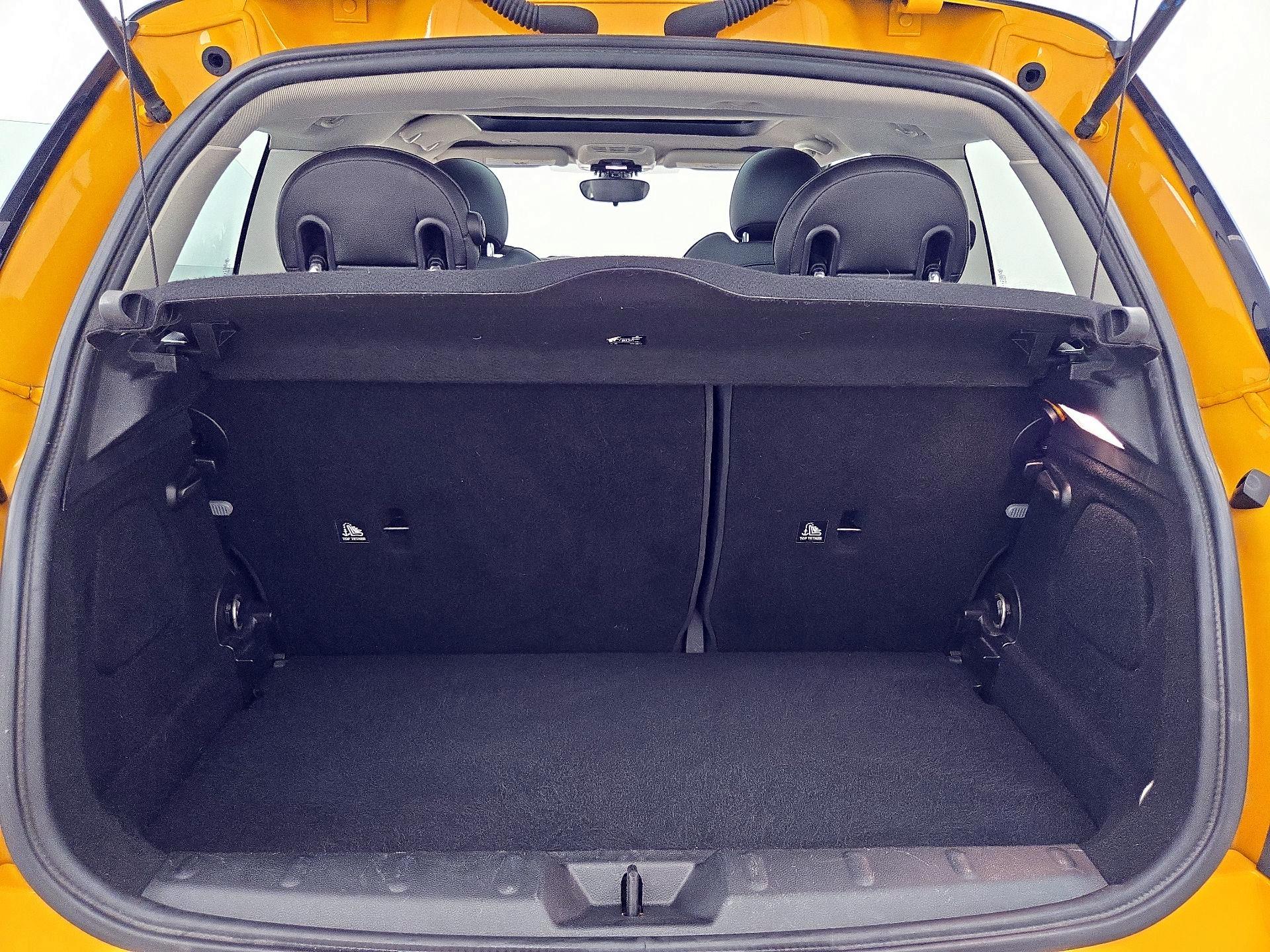 Thumbnail: 2015 MINI Cooper Hardtop - 20