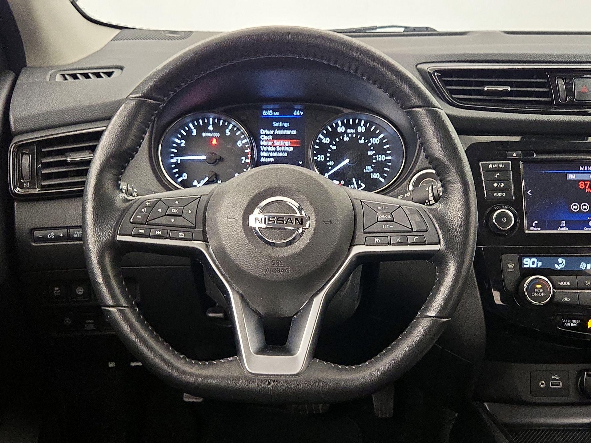 Thumbnail: 2021 Nissan Rogue Sport - 10