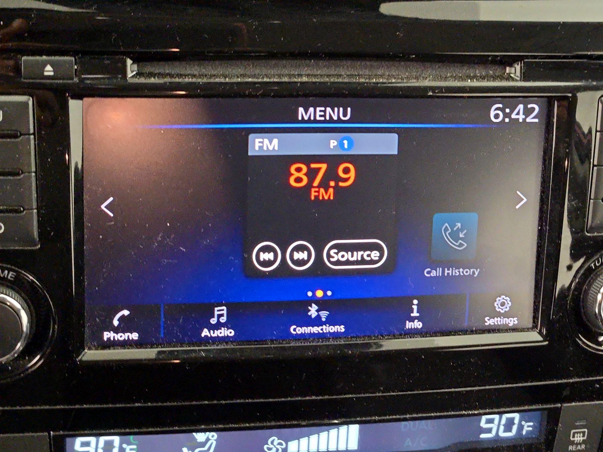 Thumbnail: 2021 Nissan Rogue Sport - 15