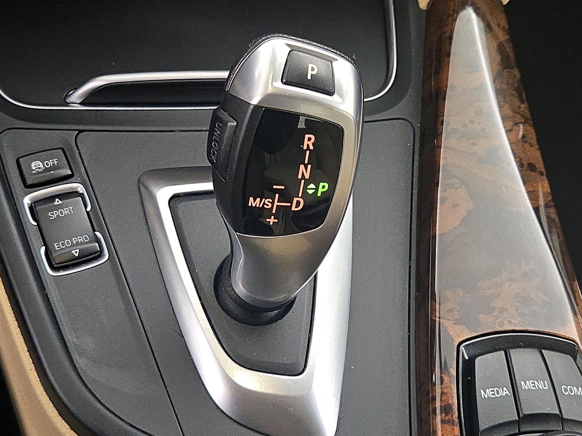 Thumbnail: 2018 BMW 3 Series - 17