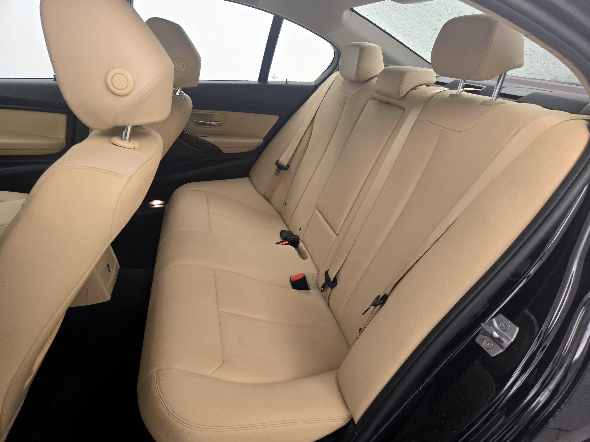 Thumbnail: 2018 BMW 3 Series - 20