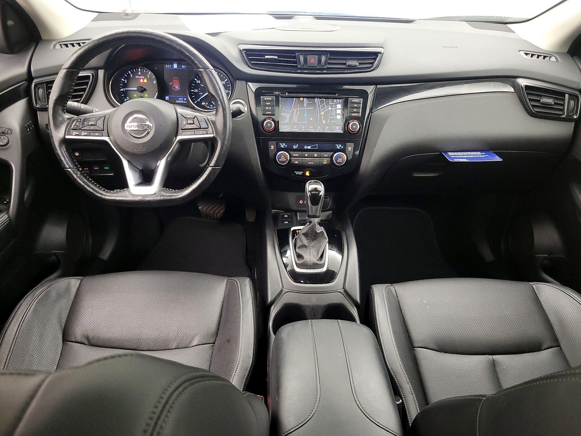 Thumbnail: 2021 Nissan Rogue Sport - 9