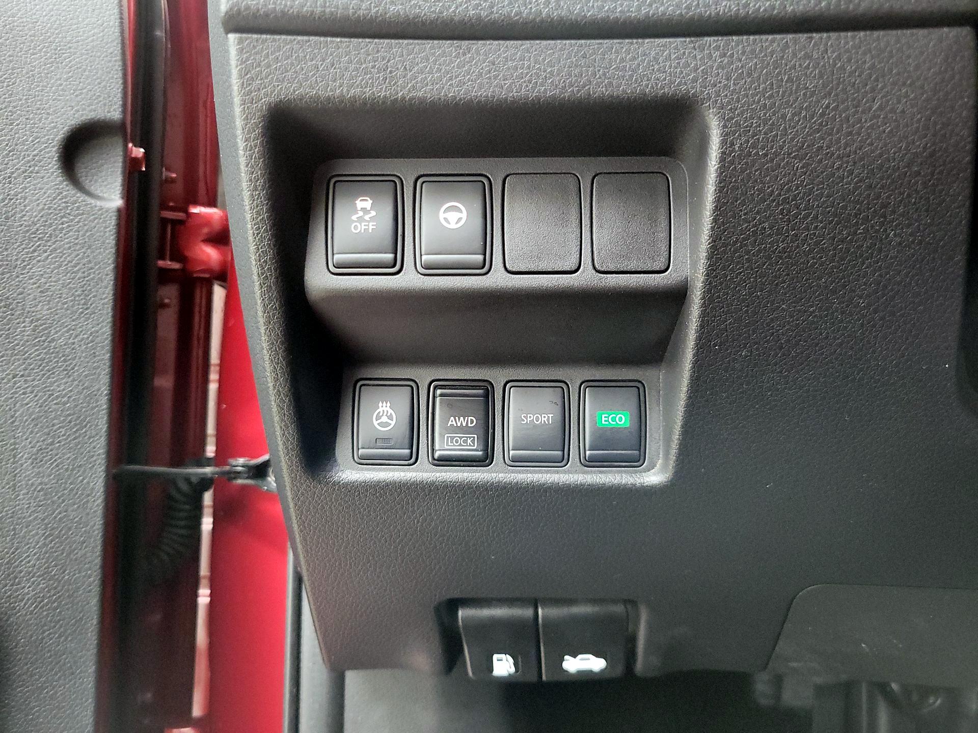 Thumbnail: 2021 Nissan Rogue Sport - 13