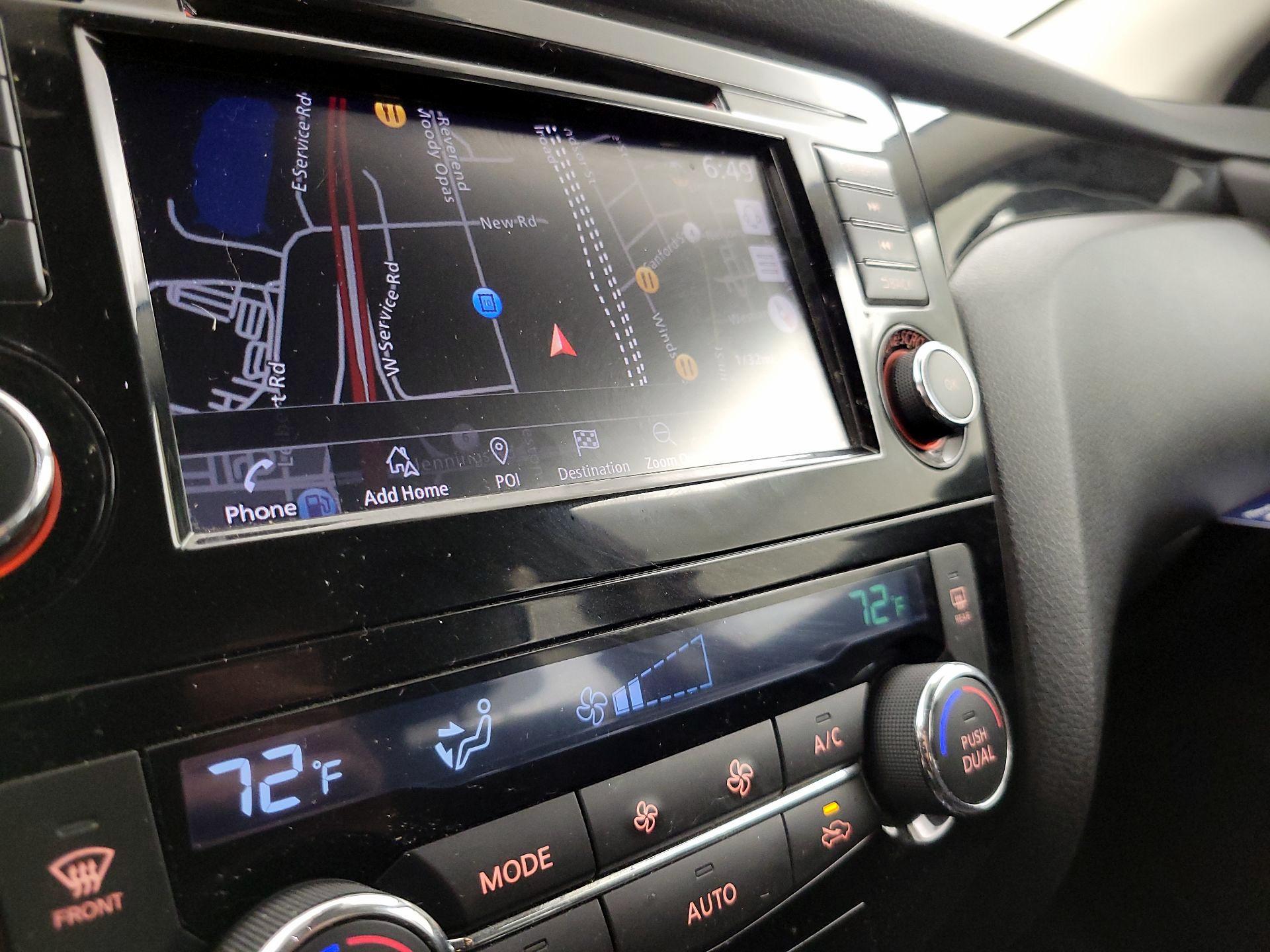 Thumbnail: 2021 Nissan Rogue Sport - 14