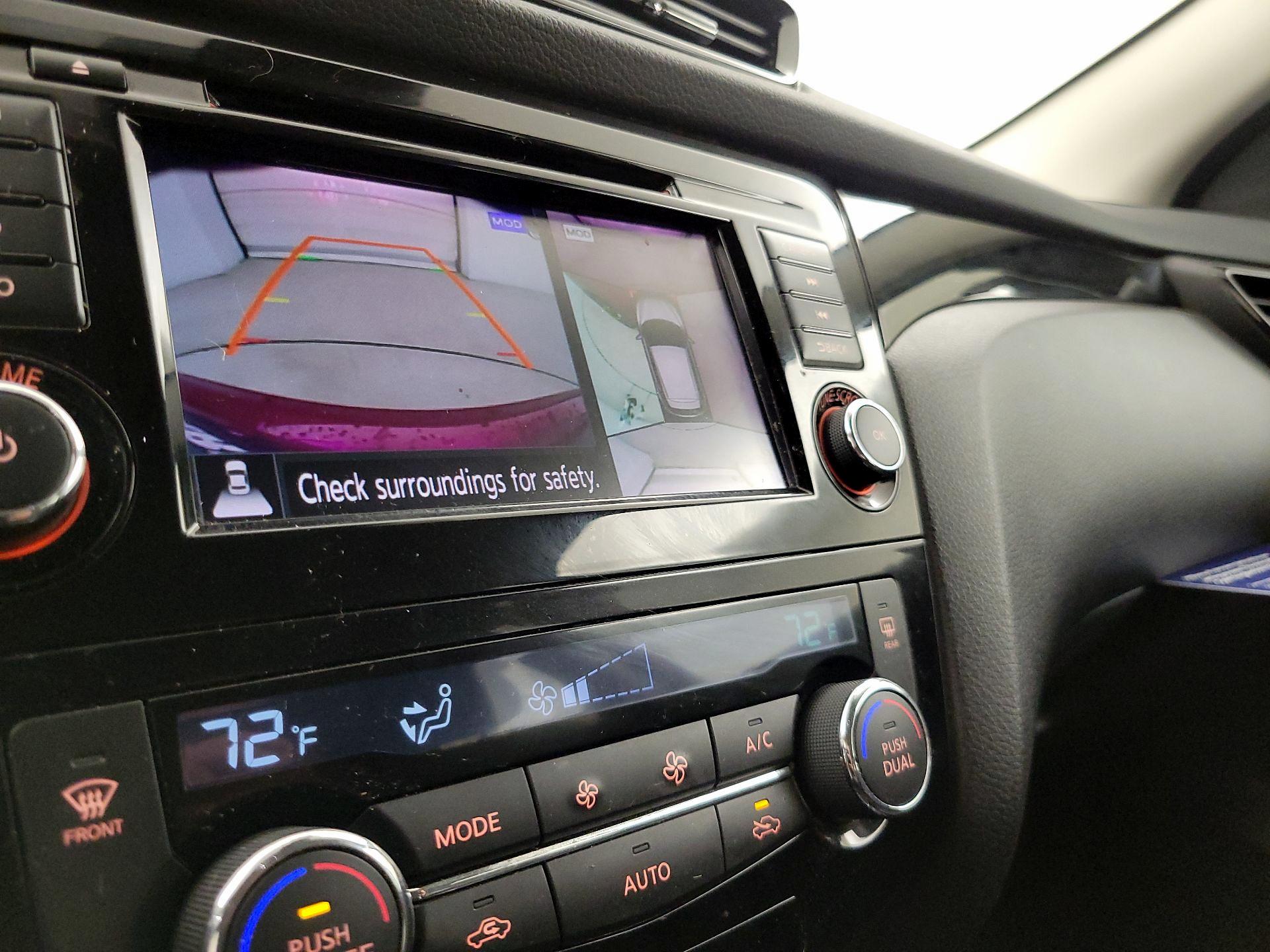 Thumbnail: 2021 Nissan Rogue Sport - 15