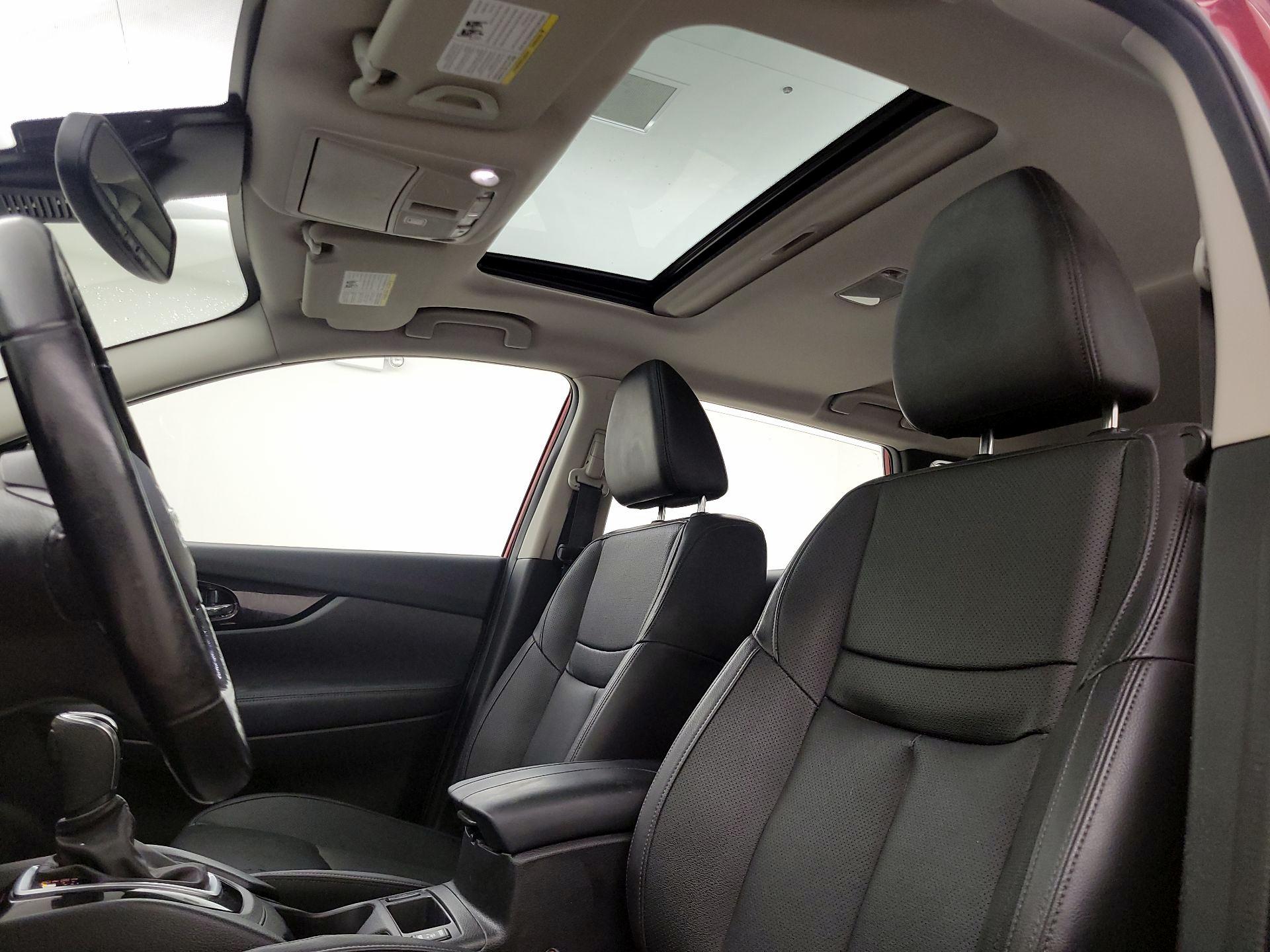 Thumbnail: 2021 Nissan Rogue Sport - 20