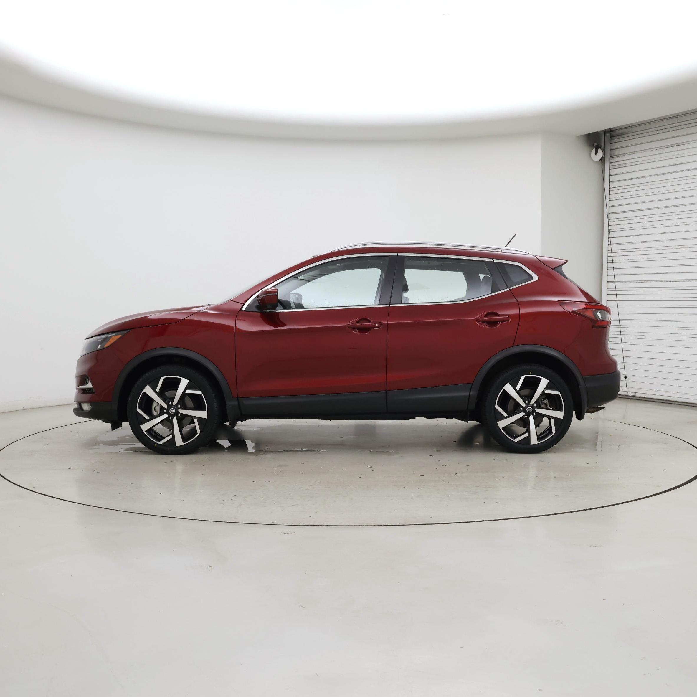 Thumbnail: 2021 Nissan Rogue Sport - 3