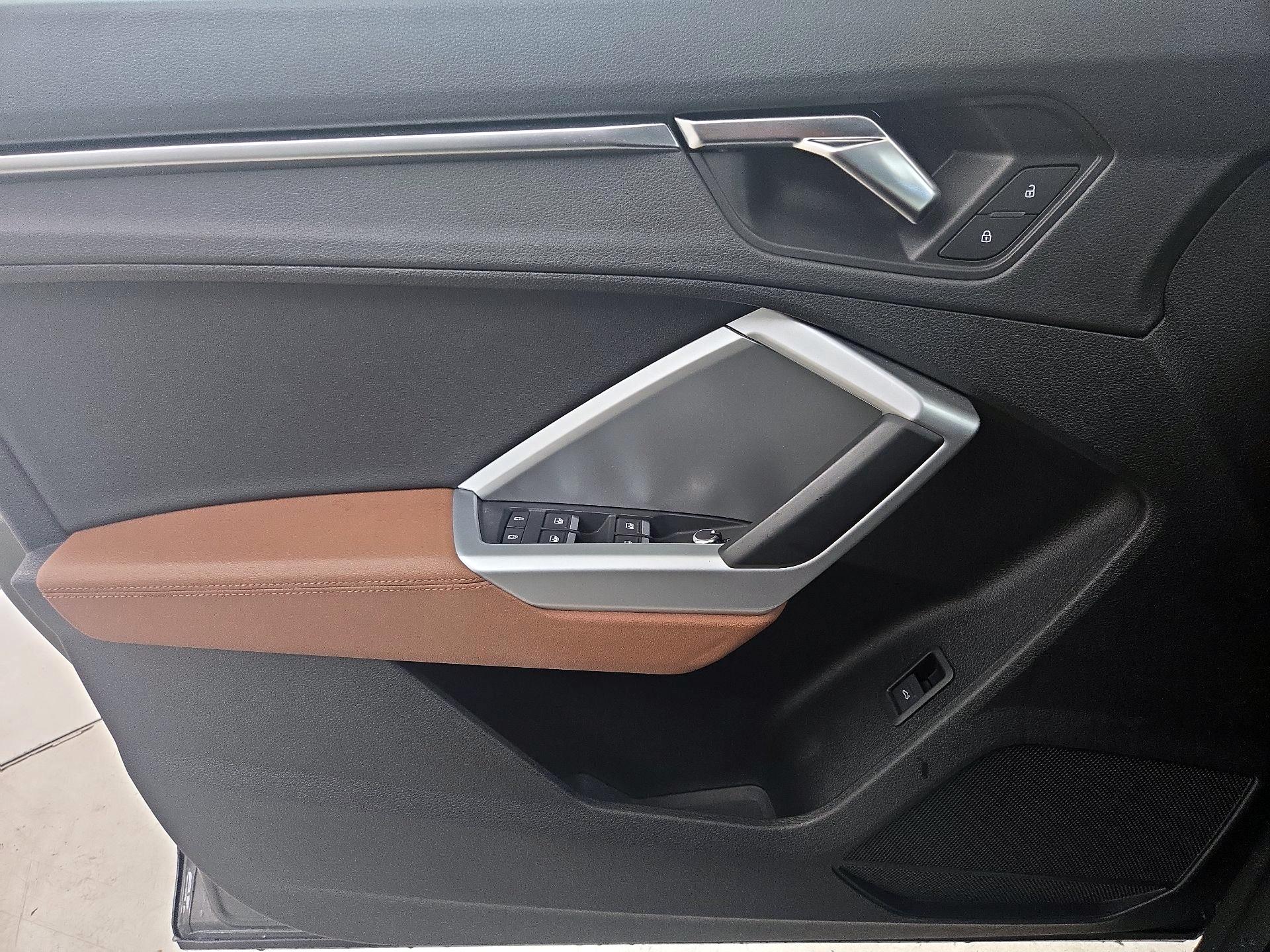 Thumbnail: 2020 Audi Q3 - 12