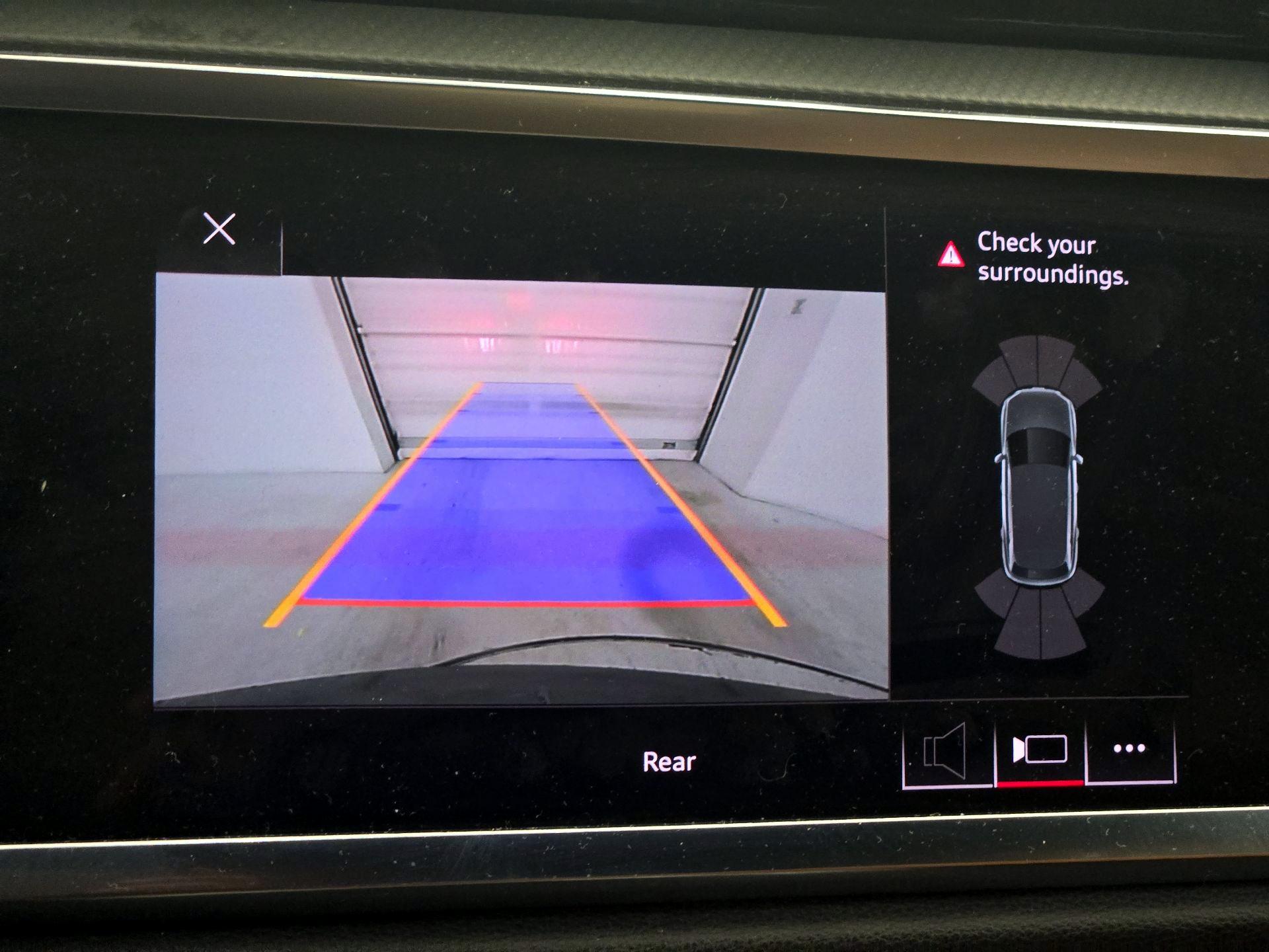 Thumbnail: 2020 Audi Q3 - 14