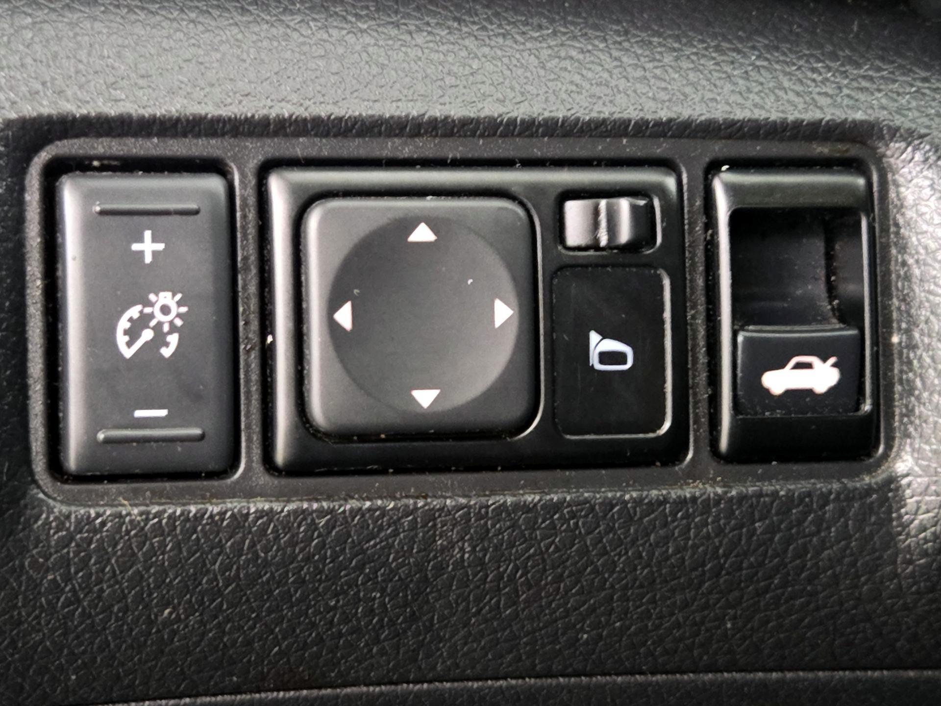 Thumbnail: 2019 Nissan Sentra - 13