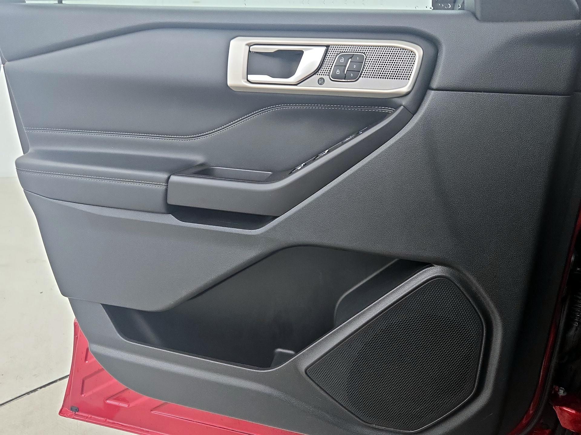 Thumbnail: 2020 Ford Explorer - 12