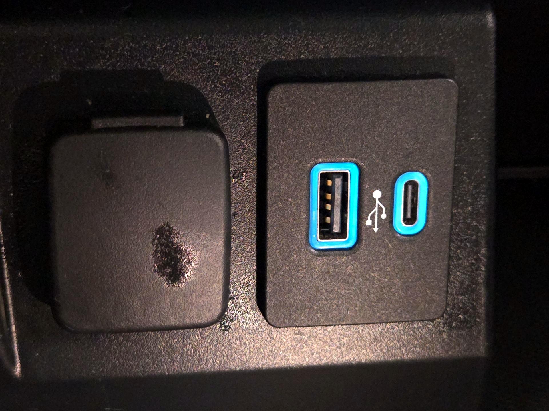 Thumbnail: 2020 Ford Explorer - 19