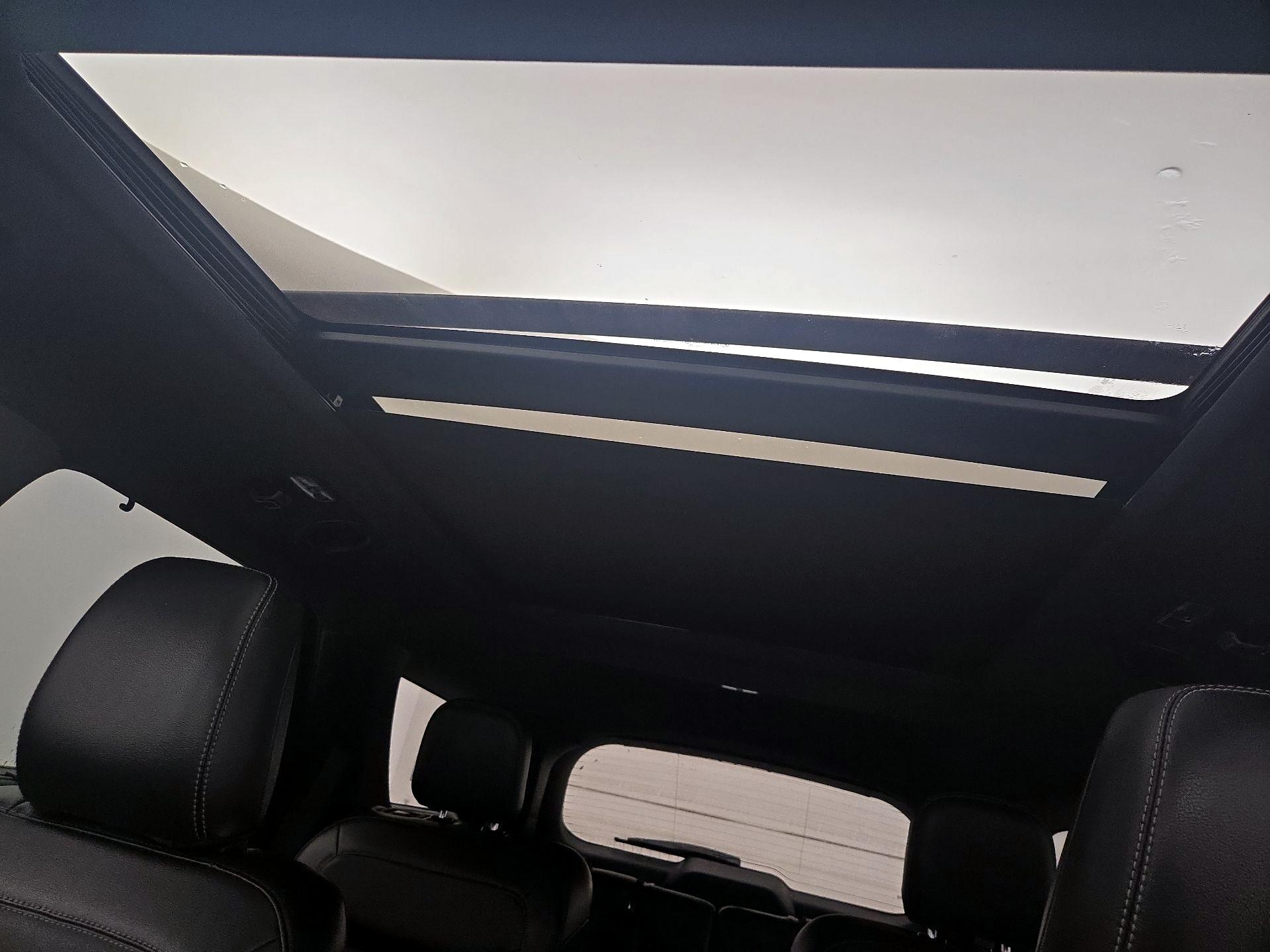 Thumbnail: 2020 Ford Explorer - 20