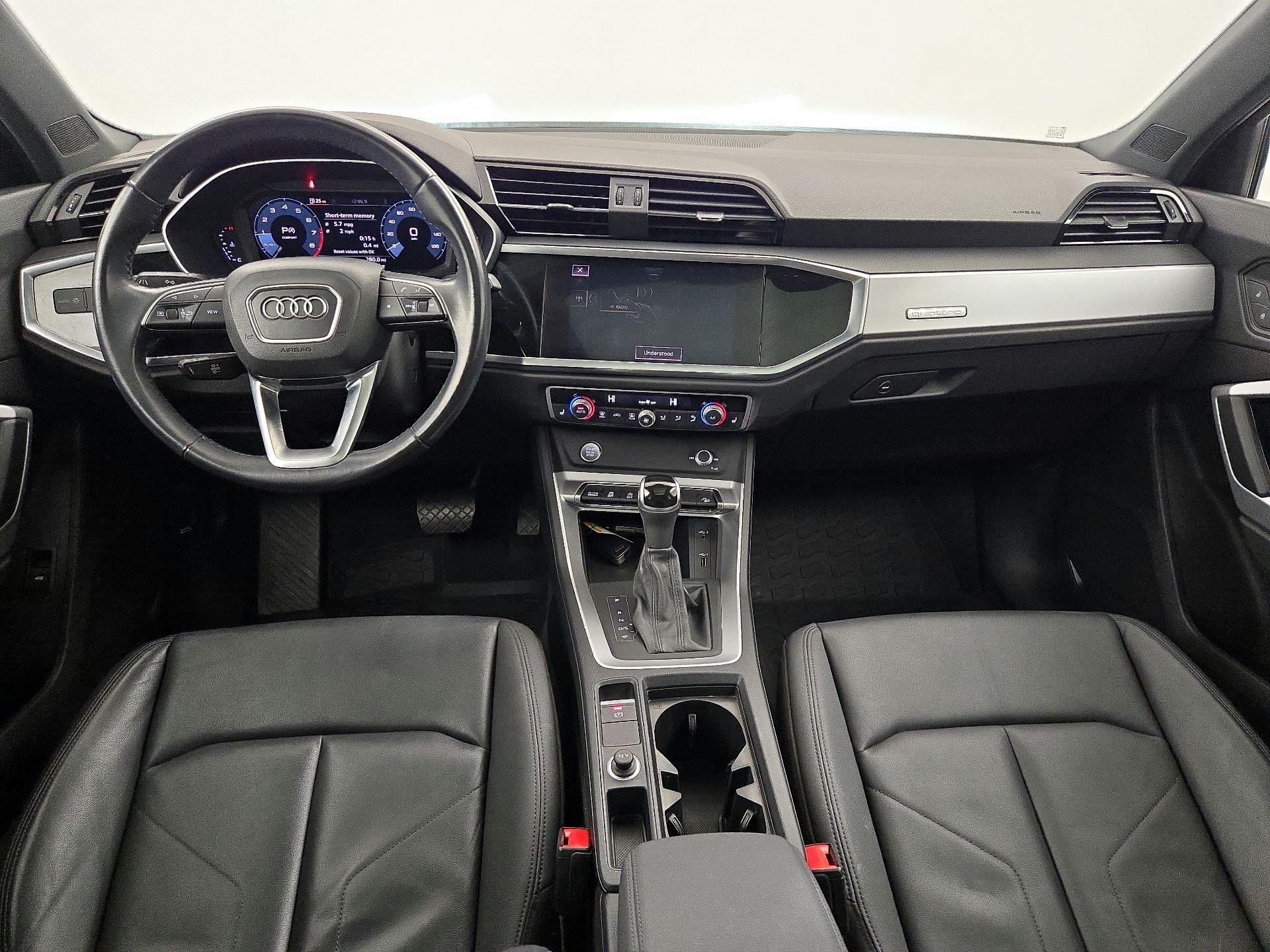 Thumbnail: 2020 Audi Q3 - 9