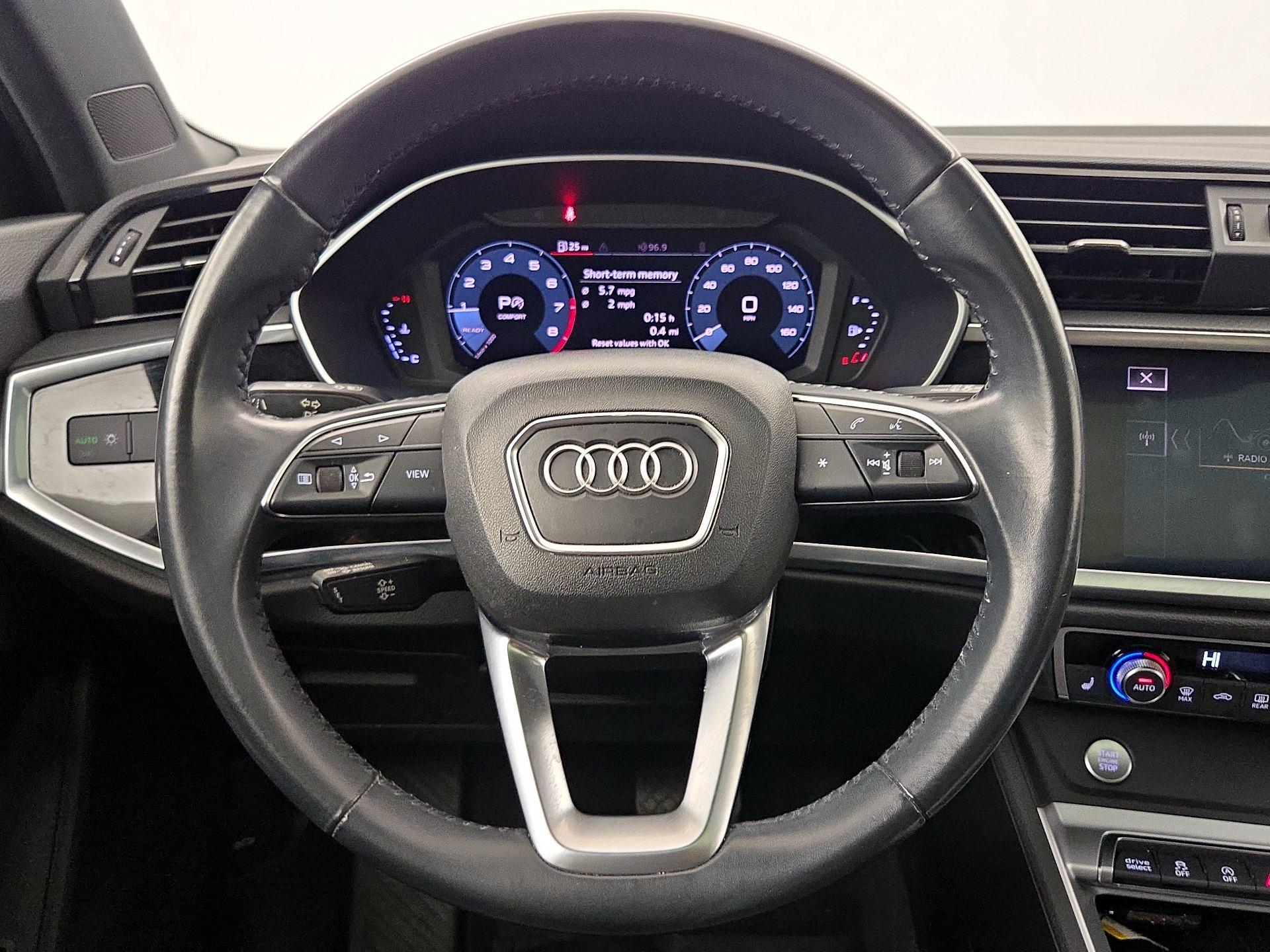 Thumbnail: 2020 Audi Q3 - 10